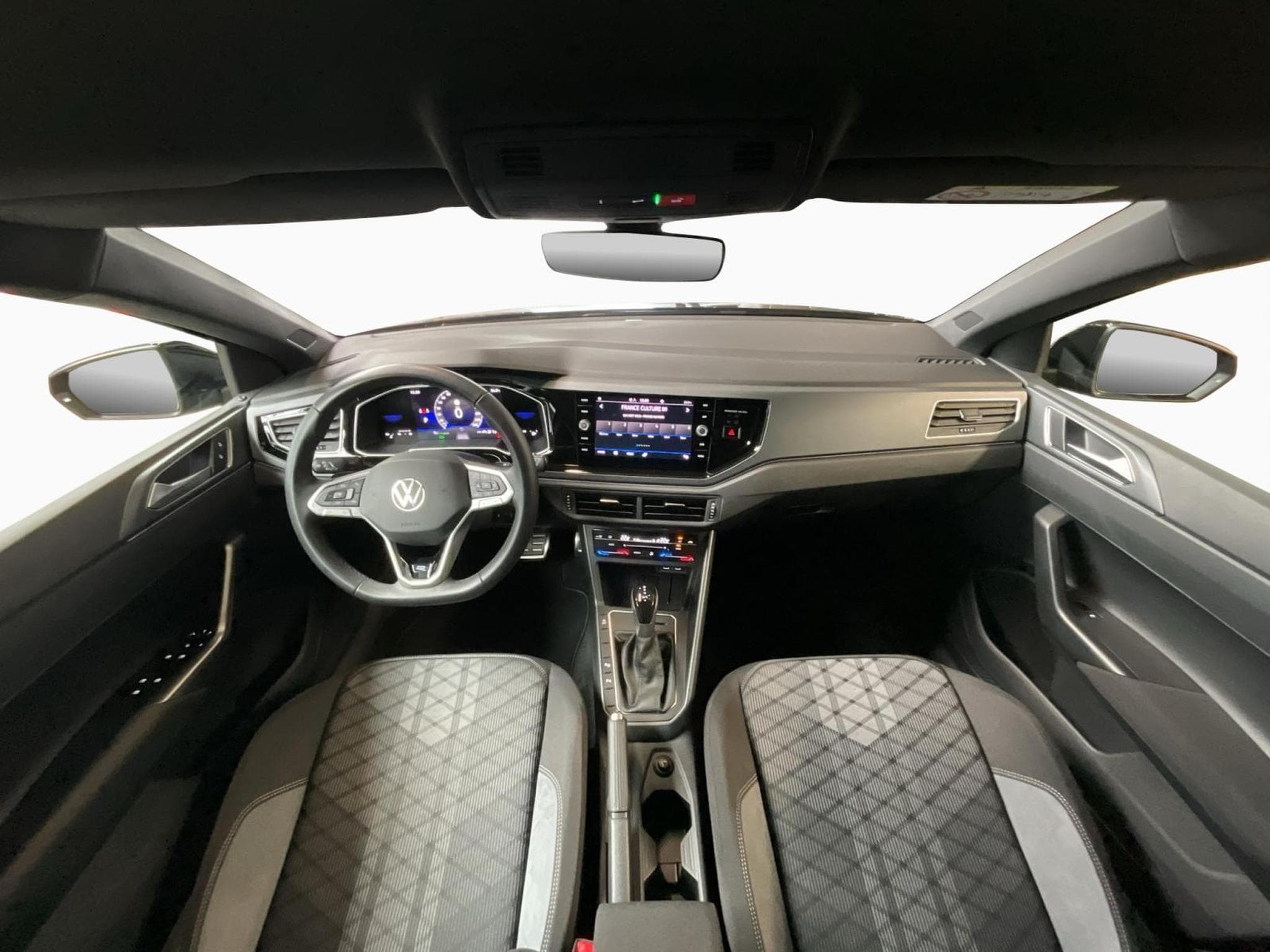 VW Polo R-Line+DSG+Park&Comfort+IQ-Drive (2025) - Photo 2
