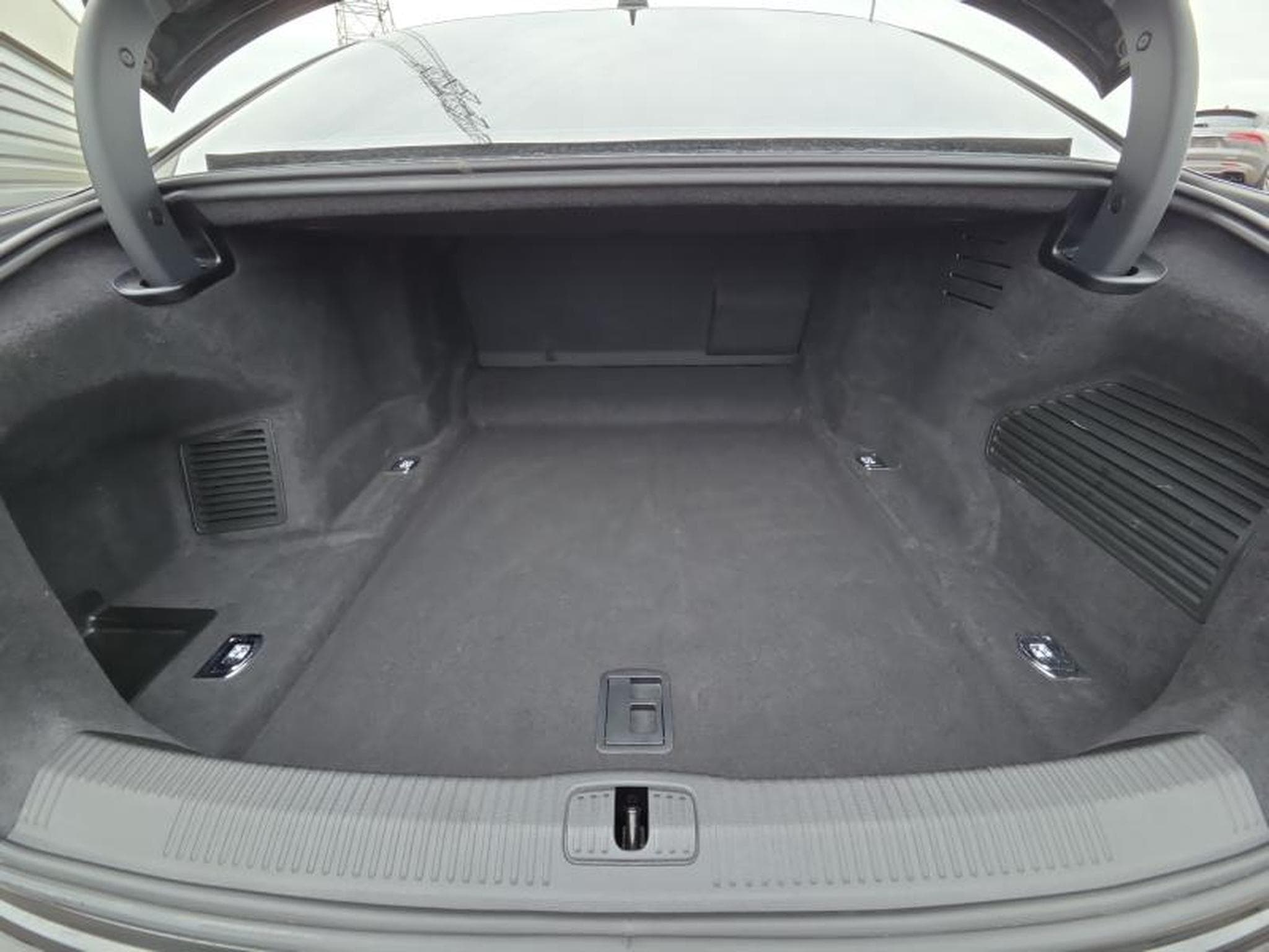 Audi A8 A8 50 TDI quattro 286 ch Tiptronic S-LINE (2025) - Photo 18