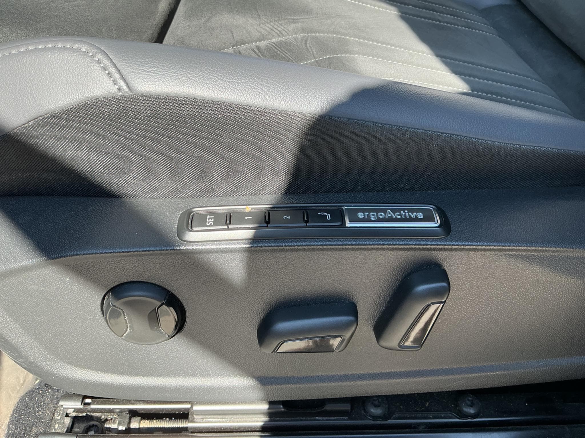 VW ID.4 Pro Performance (2023) - Photo 11