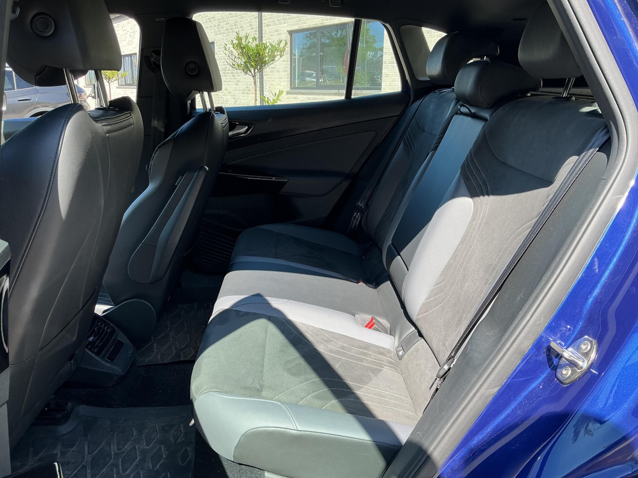VW ID.4 Pro Performance (2023) - Photo 6