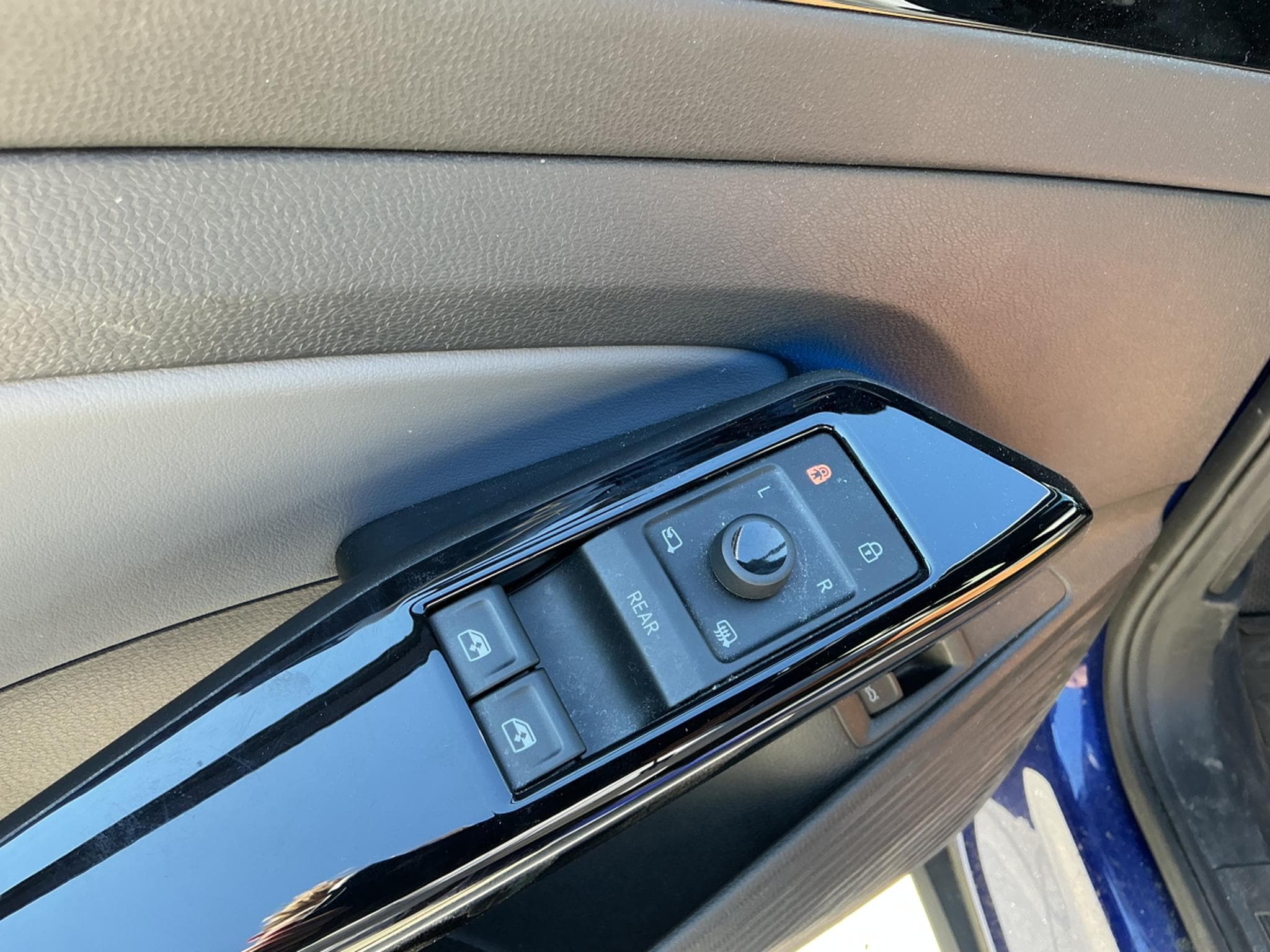 VW ID.4 Pro Performance (2023) - Photo 9