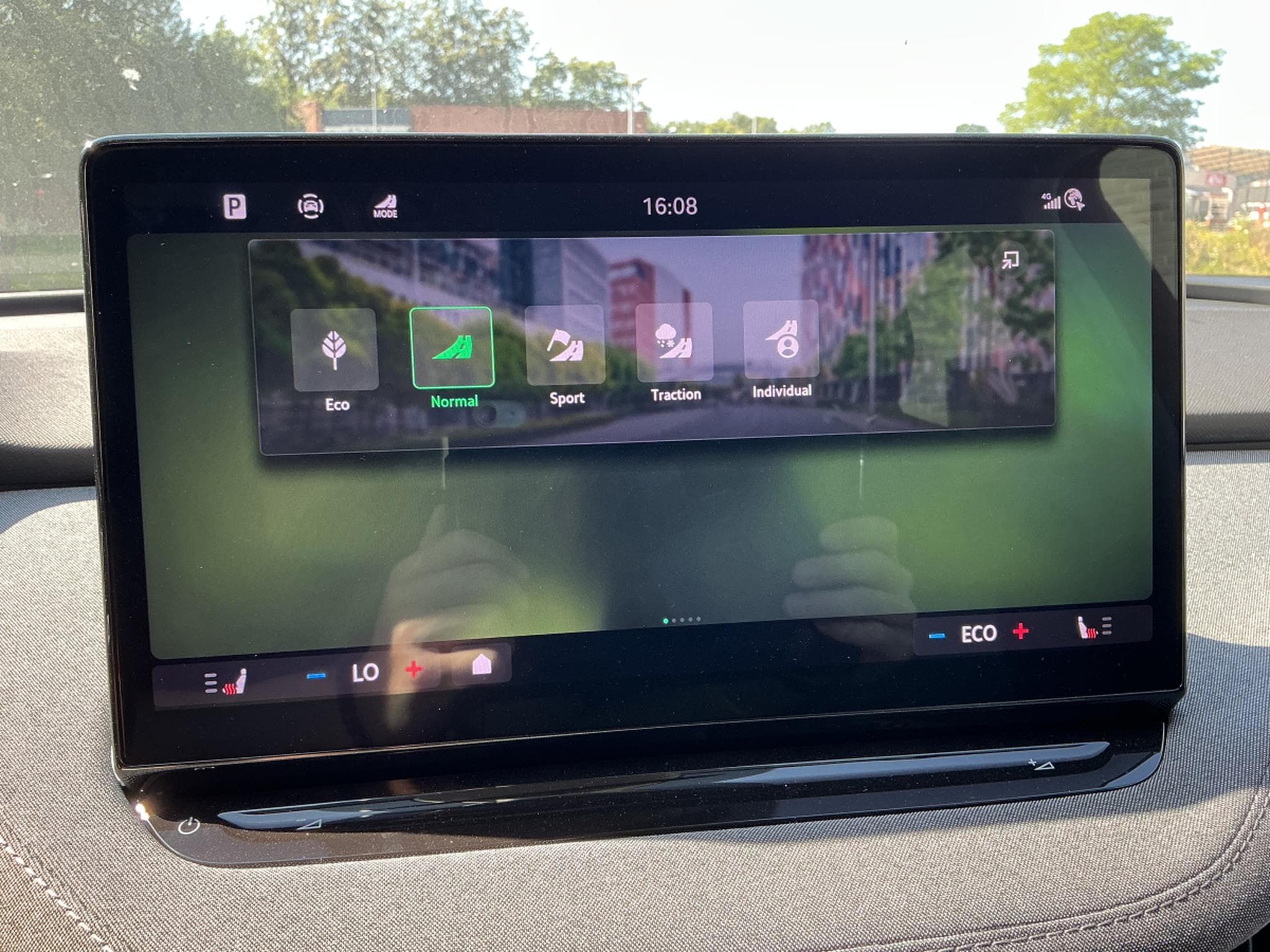Skoda Enyaq 85X AWD (2025) - Photo 10