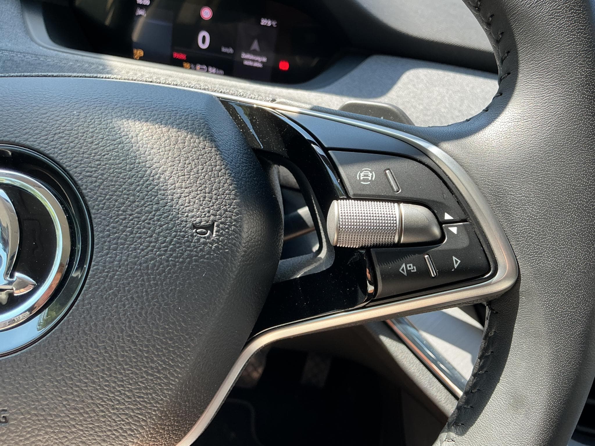 Skoda Enyaq 85X AWD (2025) - Photo 15
