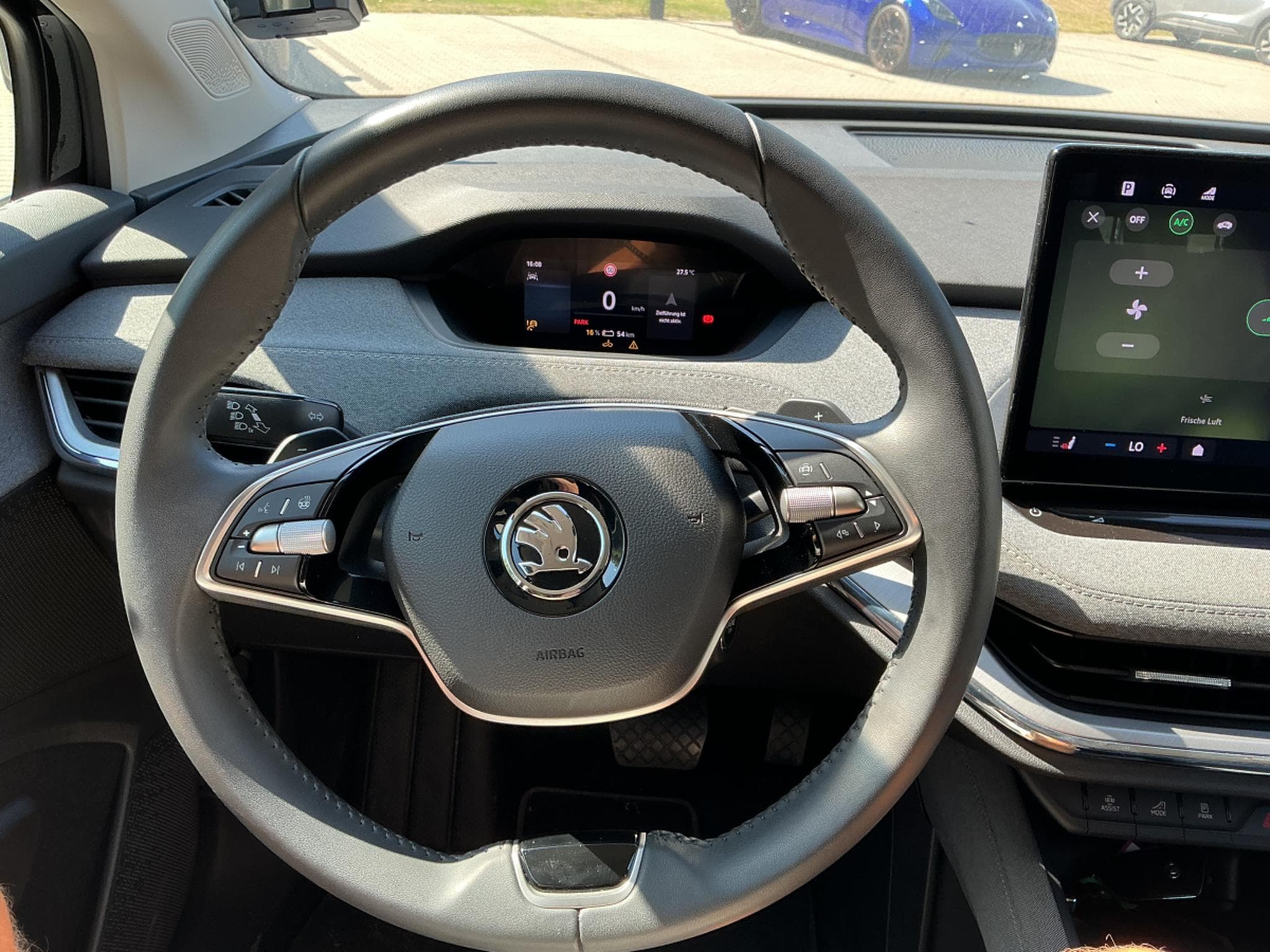 Skoda Enyaq 85X AWD (2025) - Photo 8