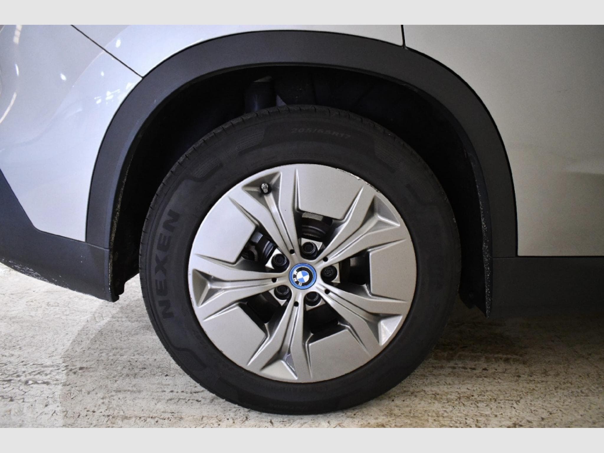 Bmw iX1 xDrive30 (2023) - Photo 15