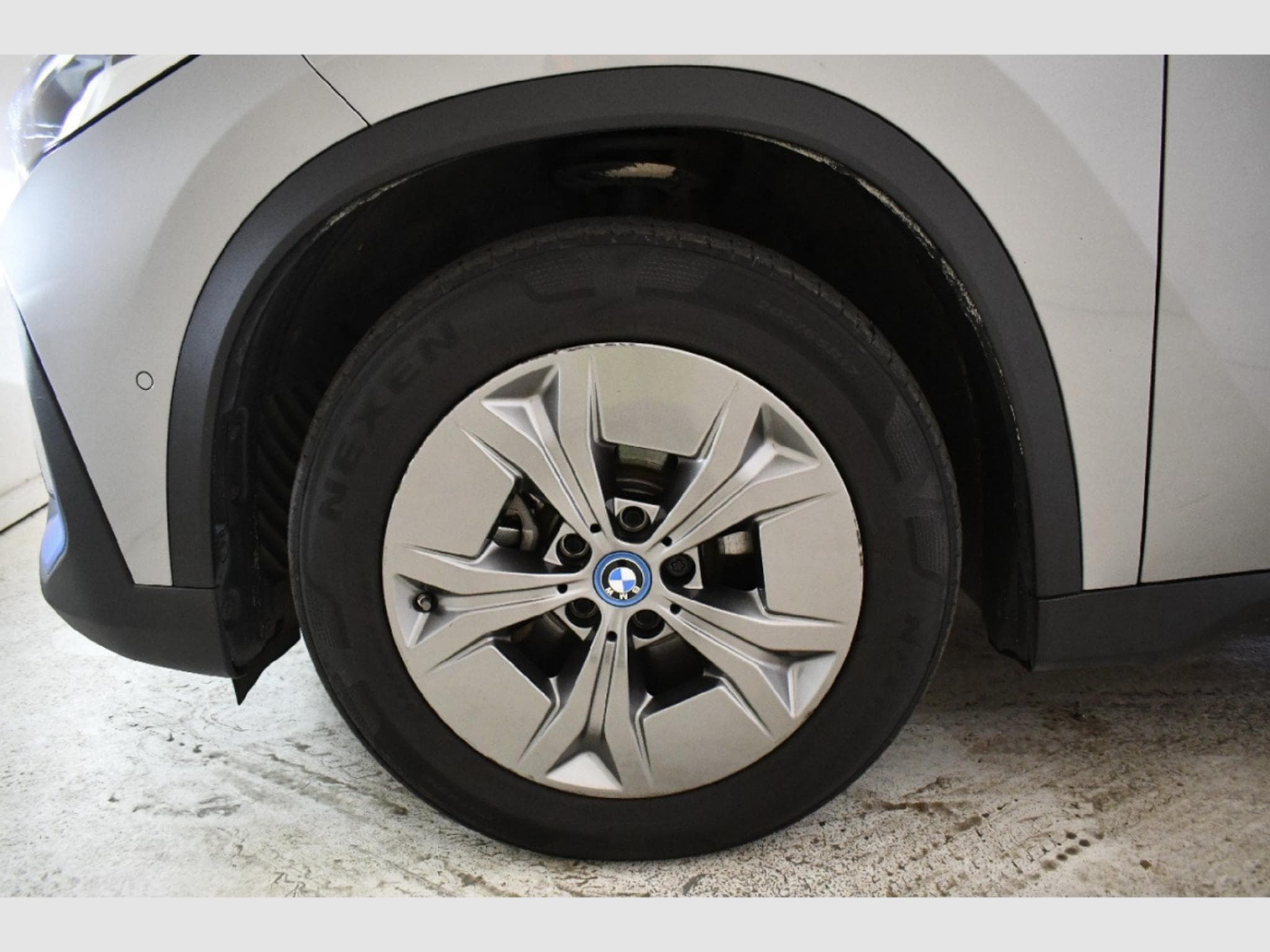 Bmw iX1 xDrive30 (2023) - Photo 9