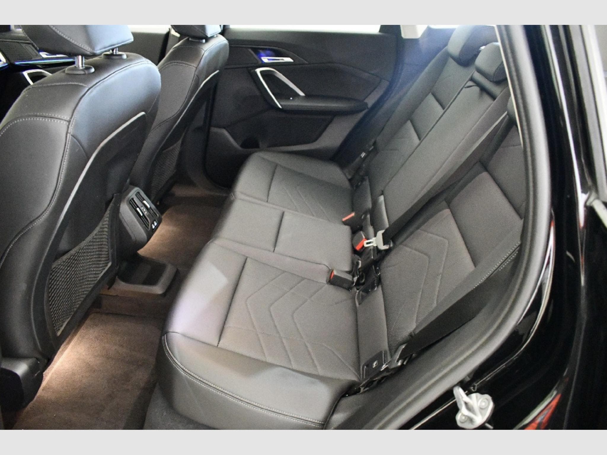 Bmw iX1 xDrive30 (2023) - Photo 8
