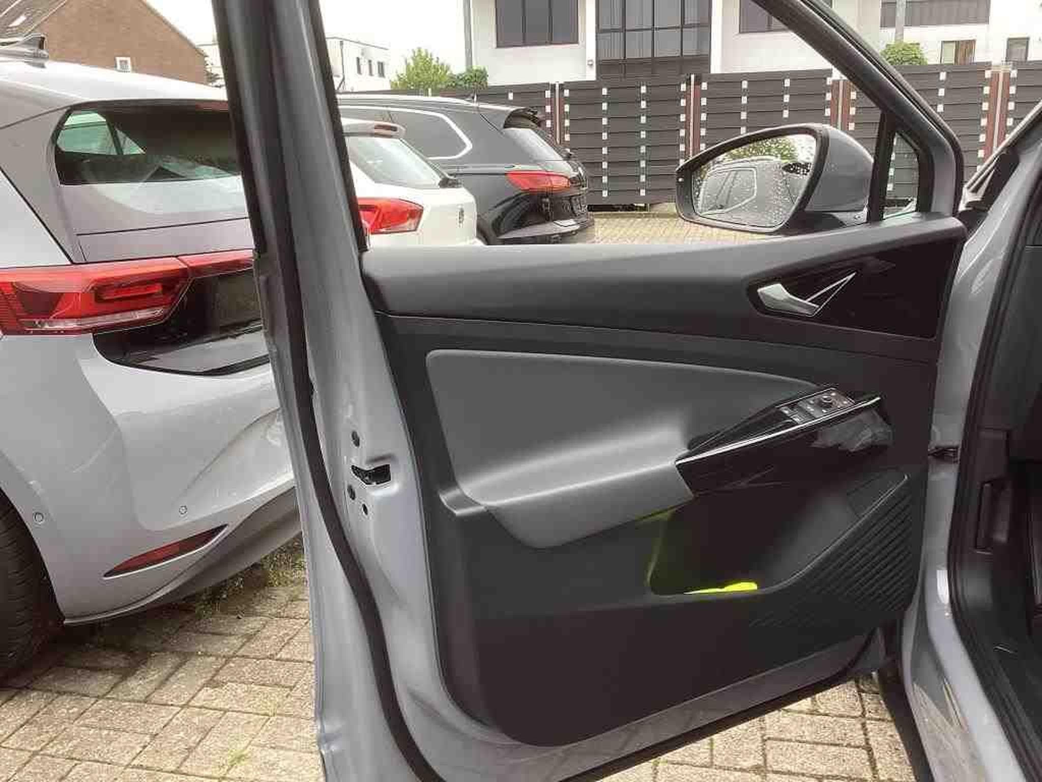 VW ID.5 Pro (2023) - Photo 11