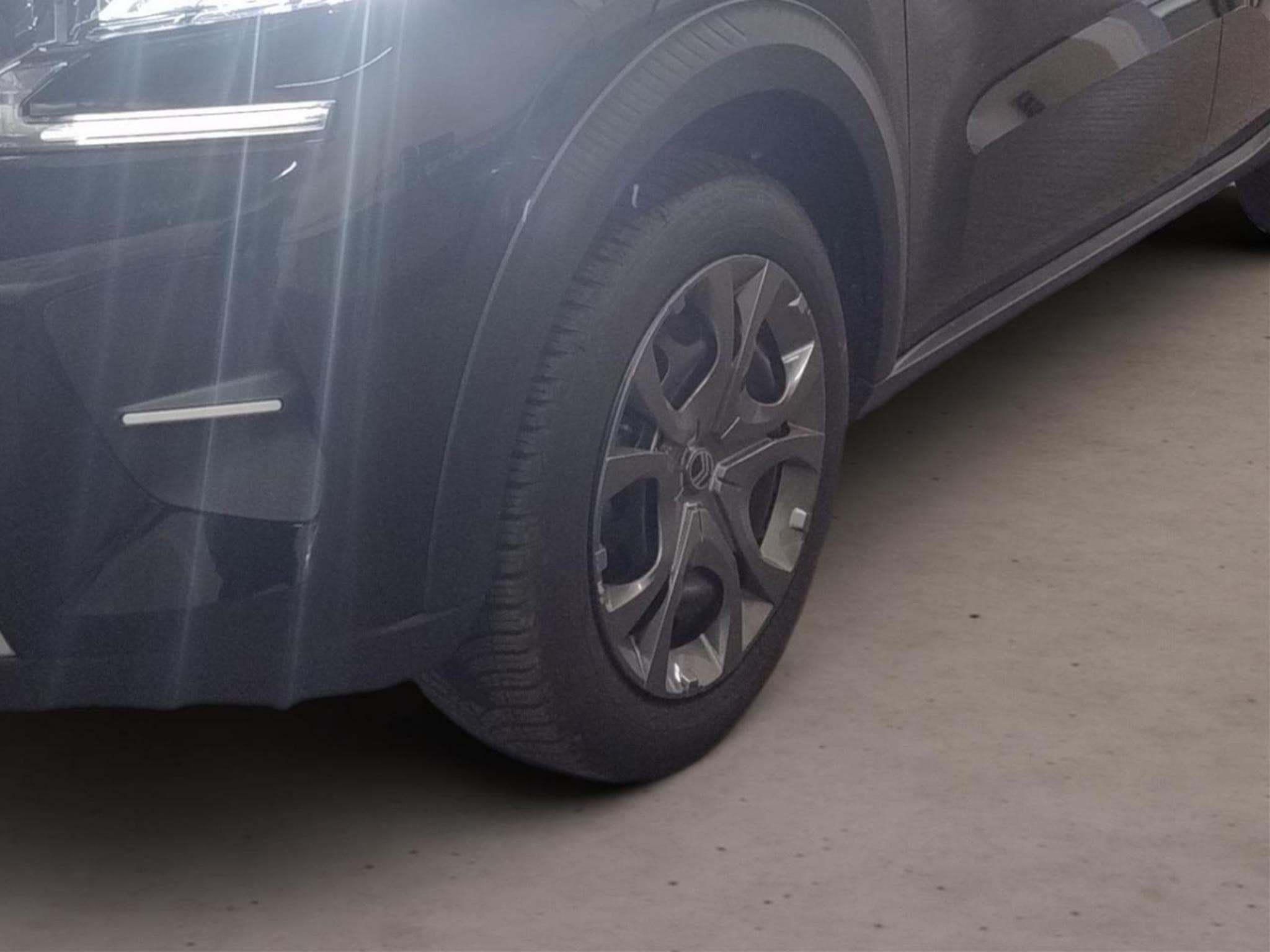 Citroen C3 Max 45 kWh *Roof in car colour (2025) - Photo 11