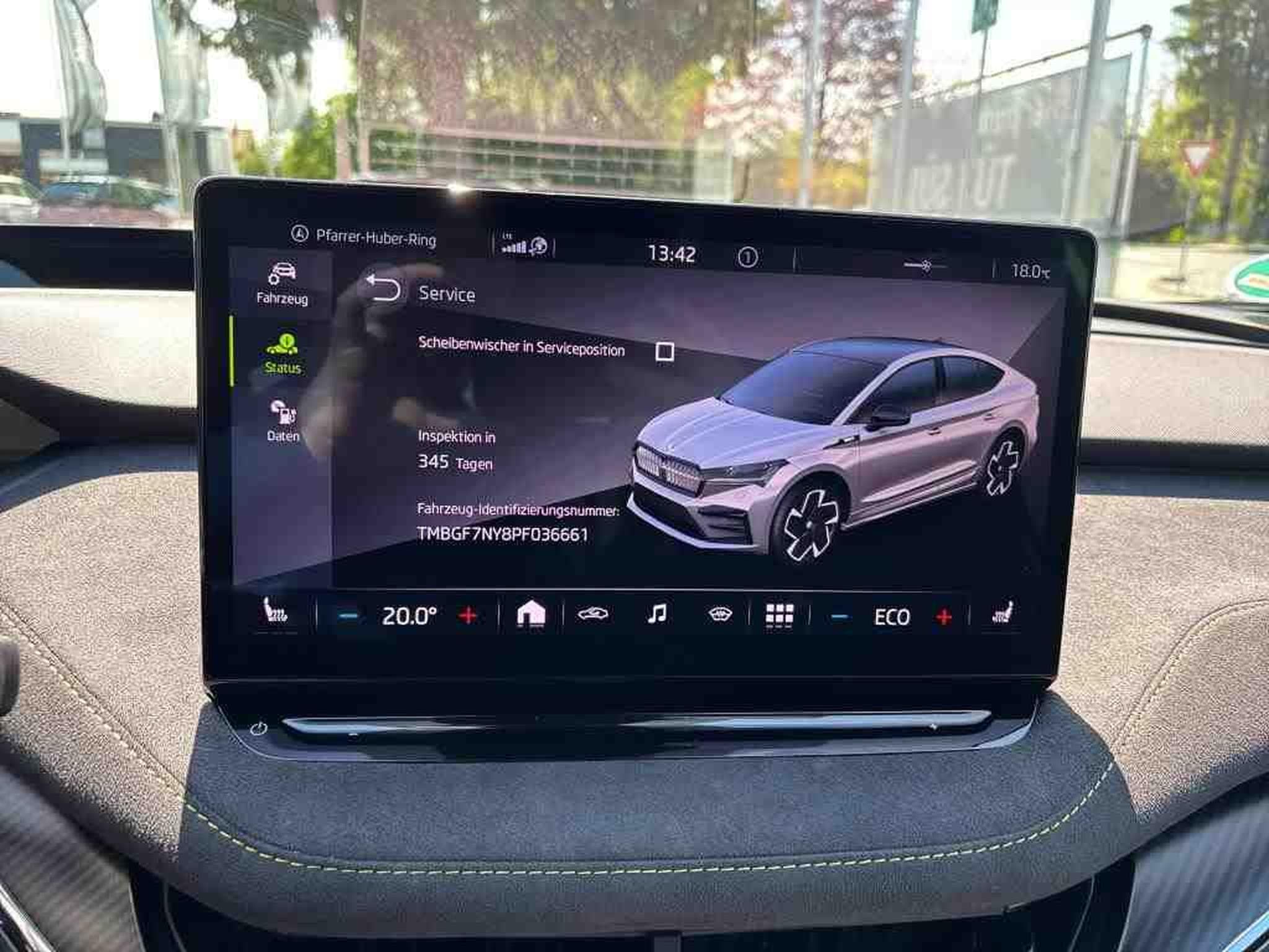 Skoda Enyaq RS Coupe 4x4 (2023) - Photo 10