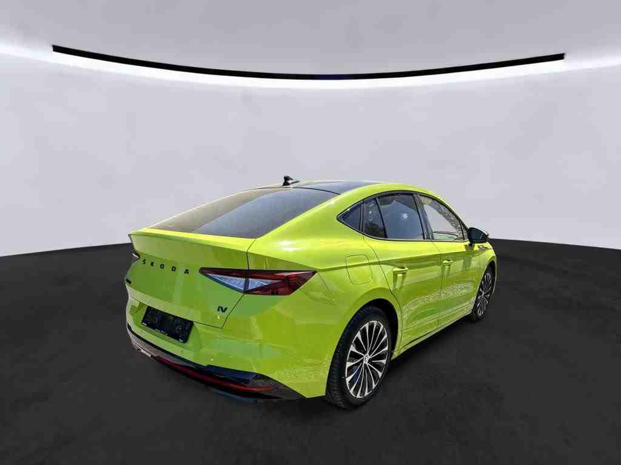 Skoda Enyaq RS Coupe 4x4 (2023) - Photo 2