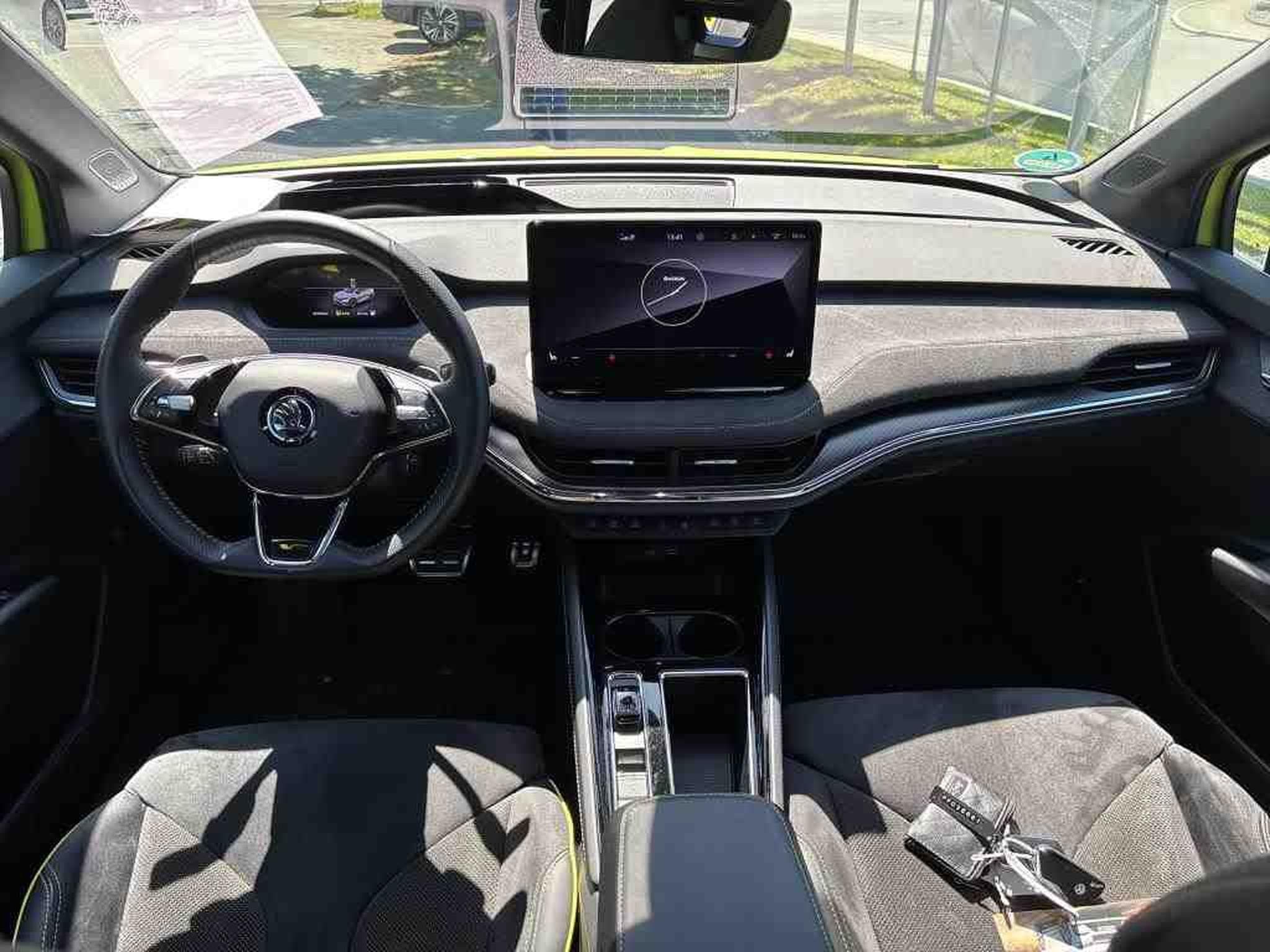 Skoda Enyaq RS Coupe 4x4 (2023) - Photo 8