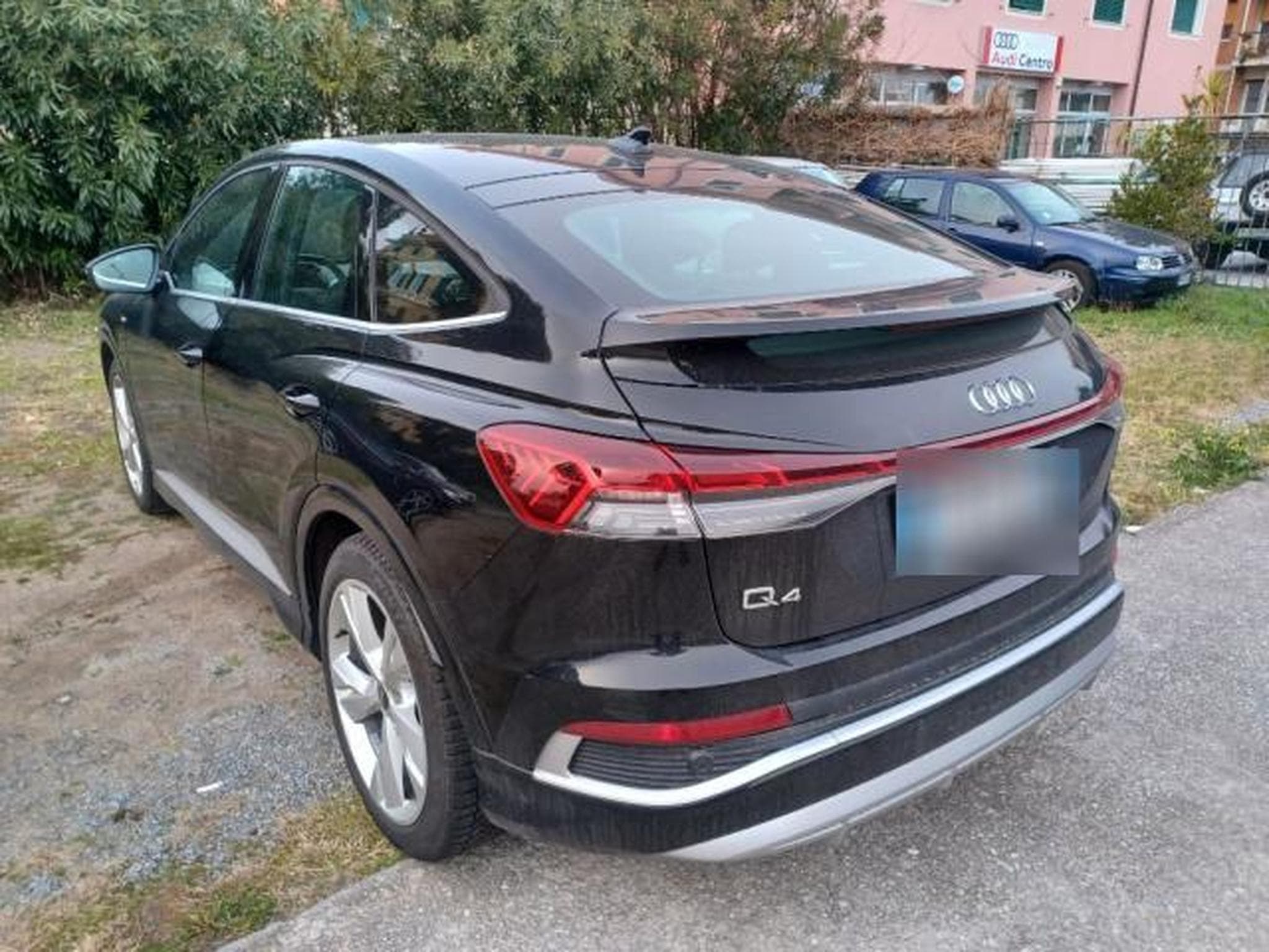 Audi Q4 e-tron Standard (2023) - Photo 3