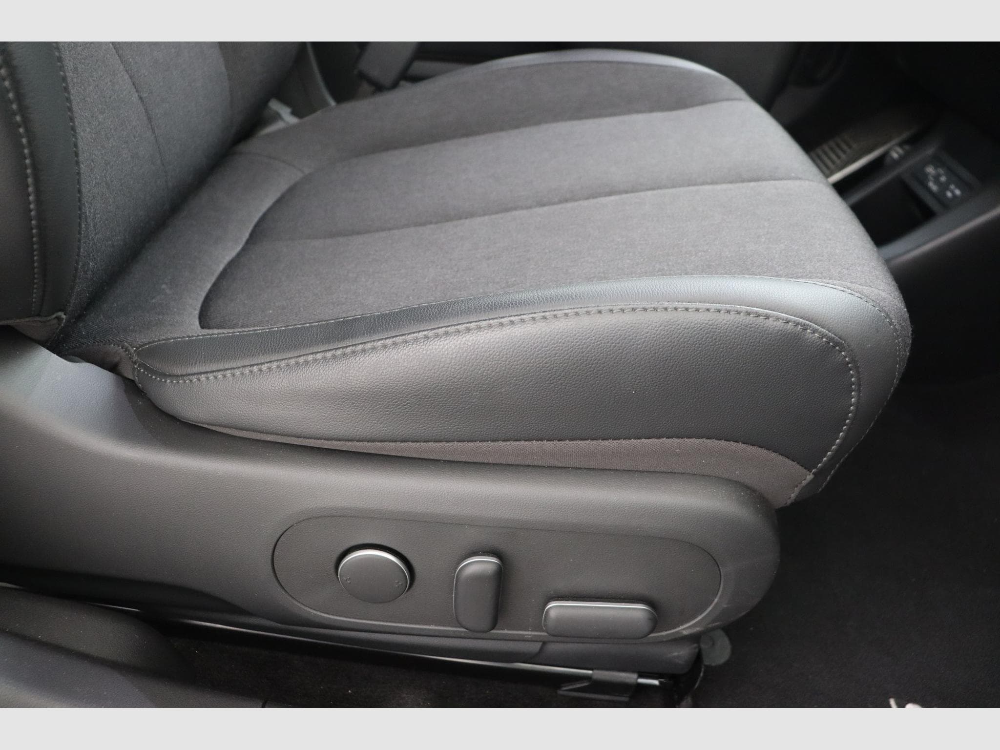 Hyundai IONIQ 5 Core Plus (2025) - Photo 15