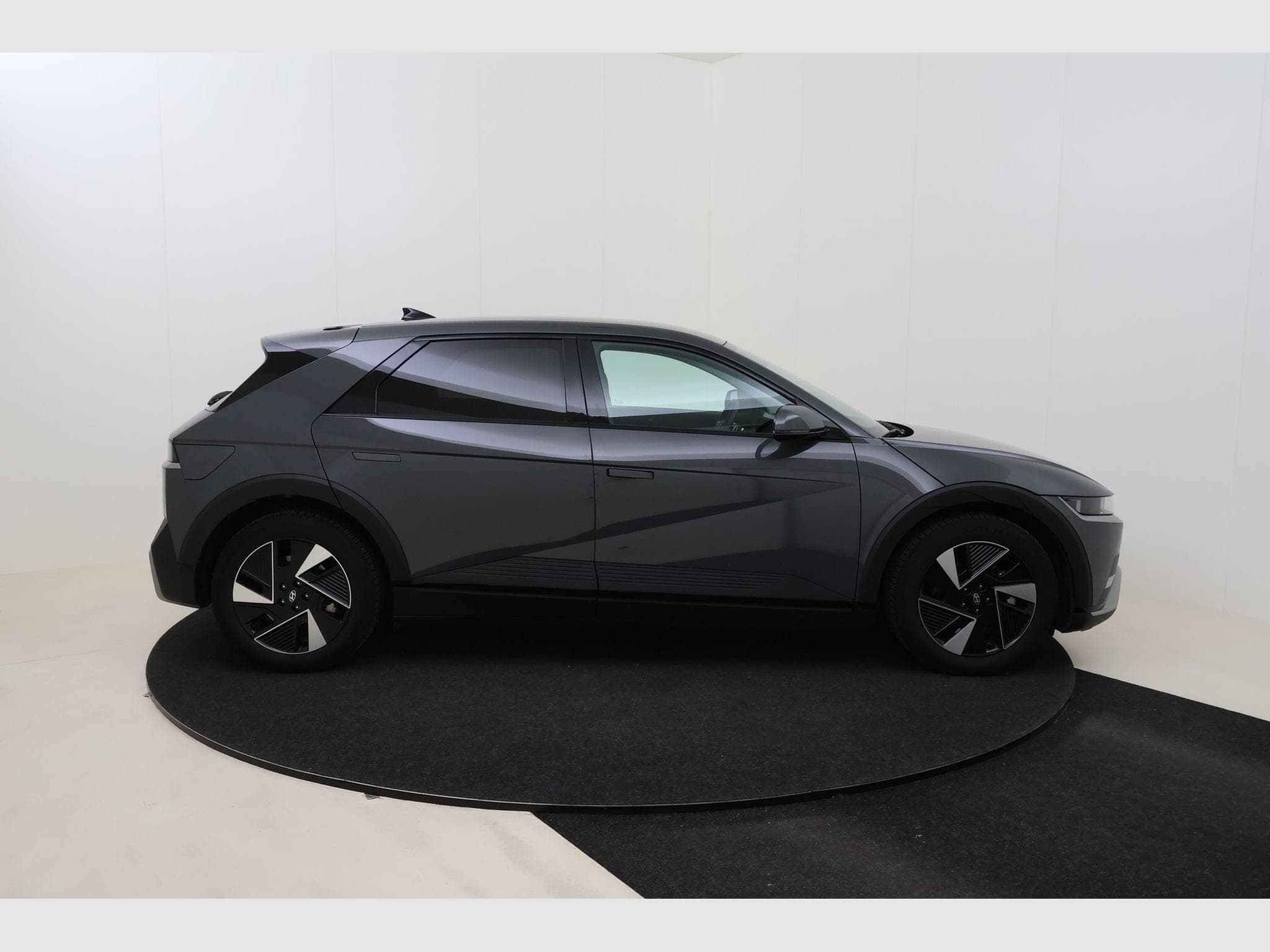Hyundai IONIQ 5 Core Plus (2025) - Photo 4