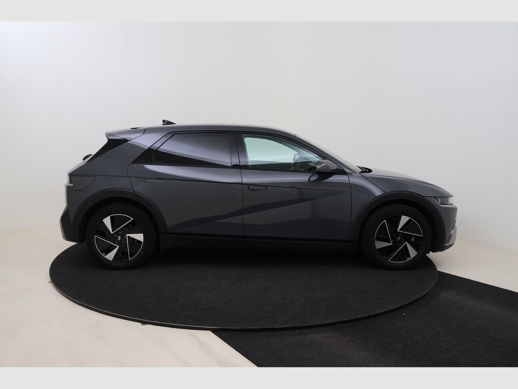 Hyundai IONIQ 5 Core Plus (2025) - Photo 4