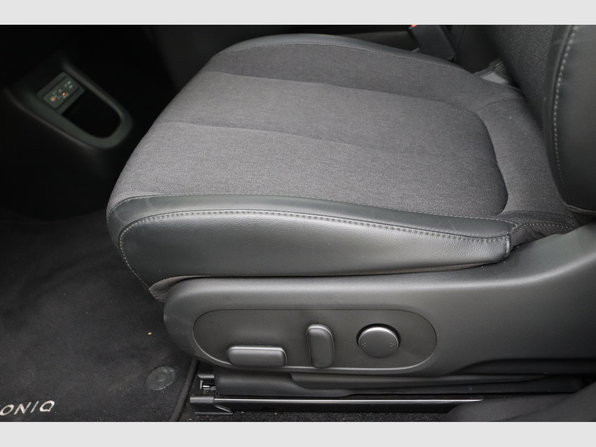 Hyundai IONIQ 5 Core Plus (2025) - Photo 14