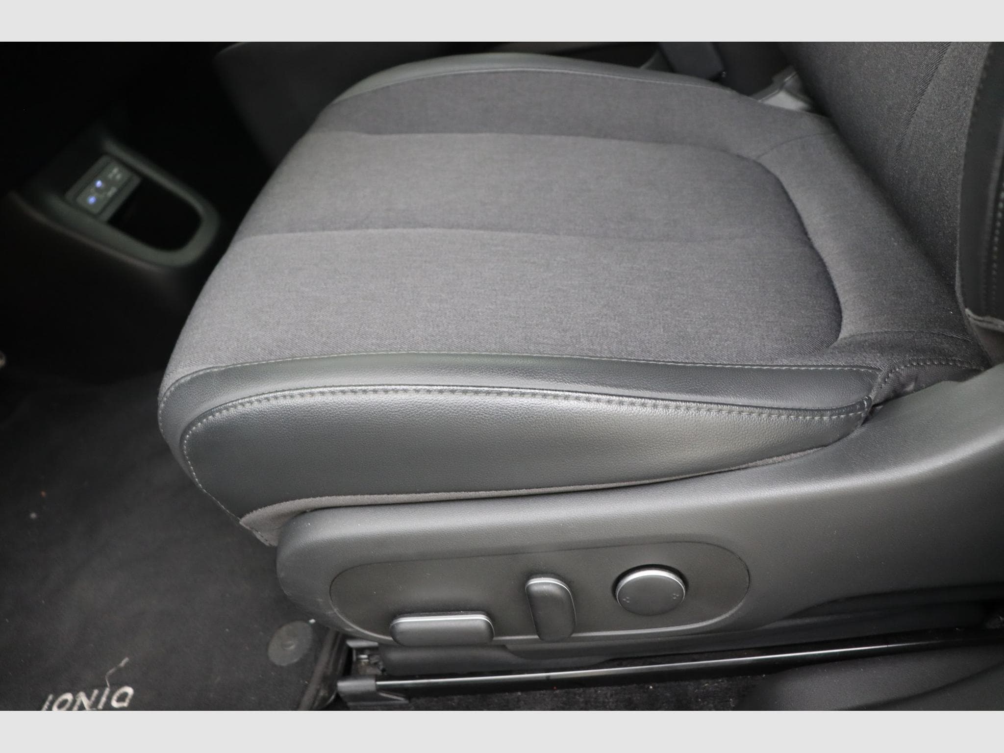 Hyundai IONIQ 5 Core Plus (2025) - Photo 14