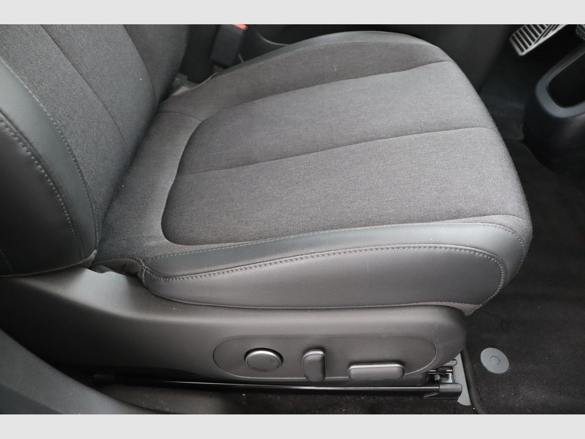 Hyundai IONIQ 5 Core Plus (2025) - Photo 16