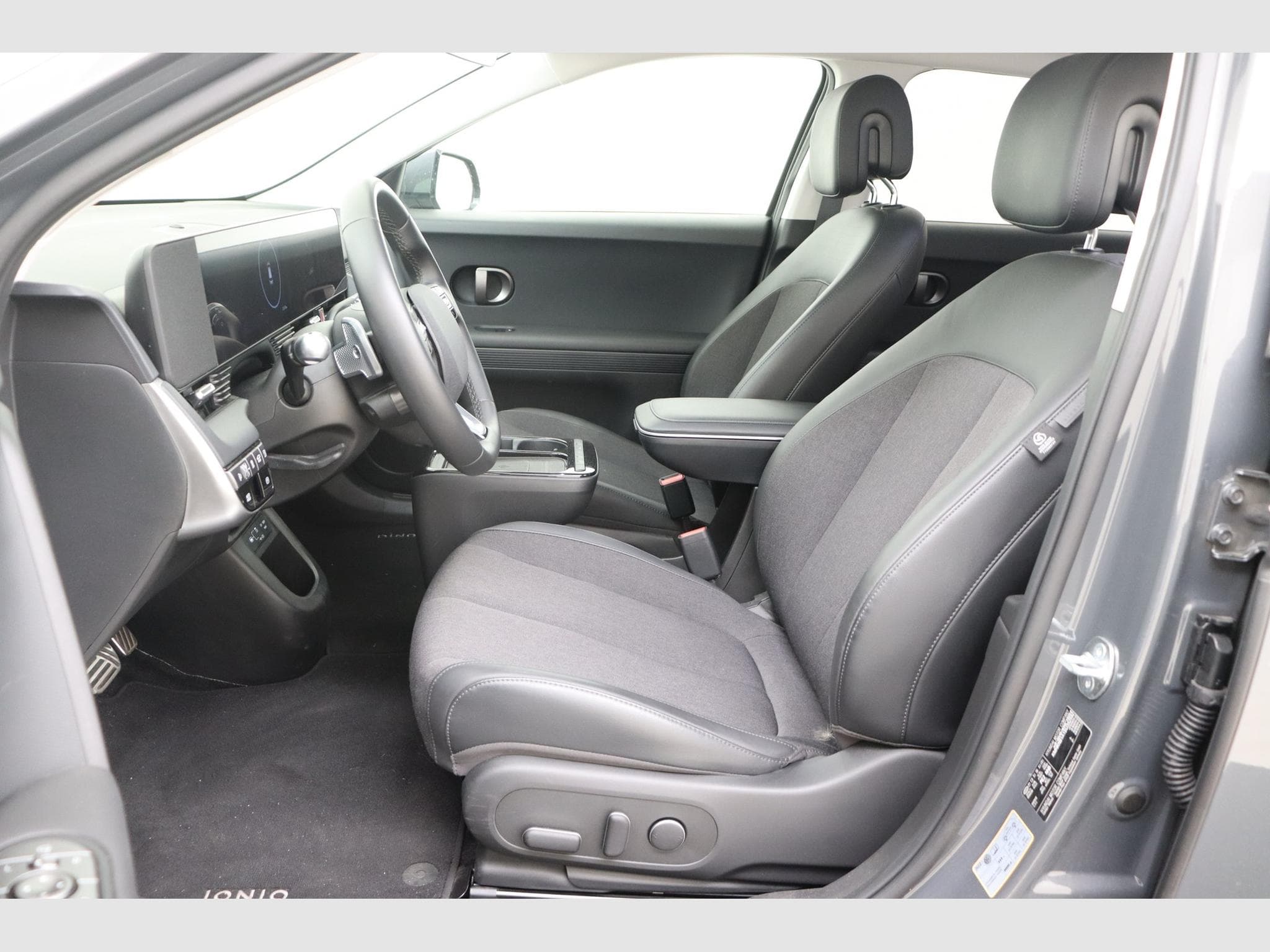 Hyundai IONIQ 5 Core Plus (2025) - Photo 13