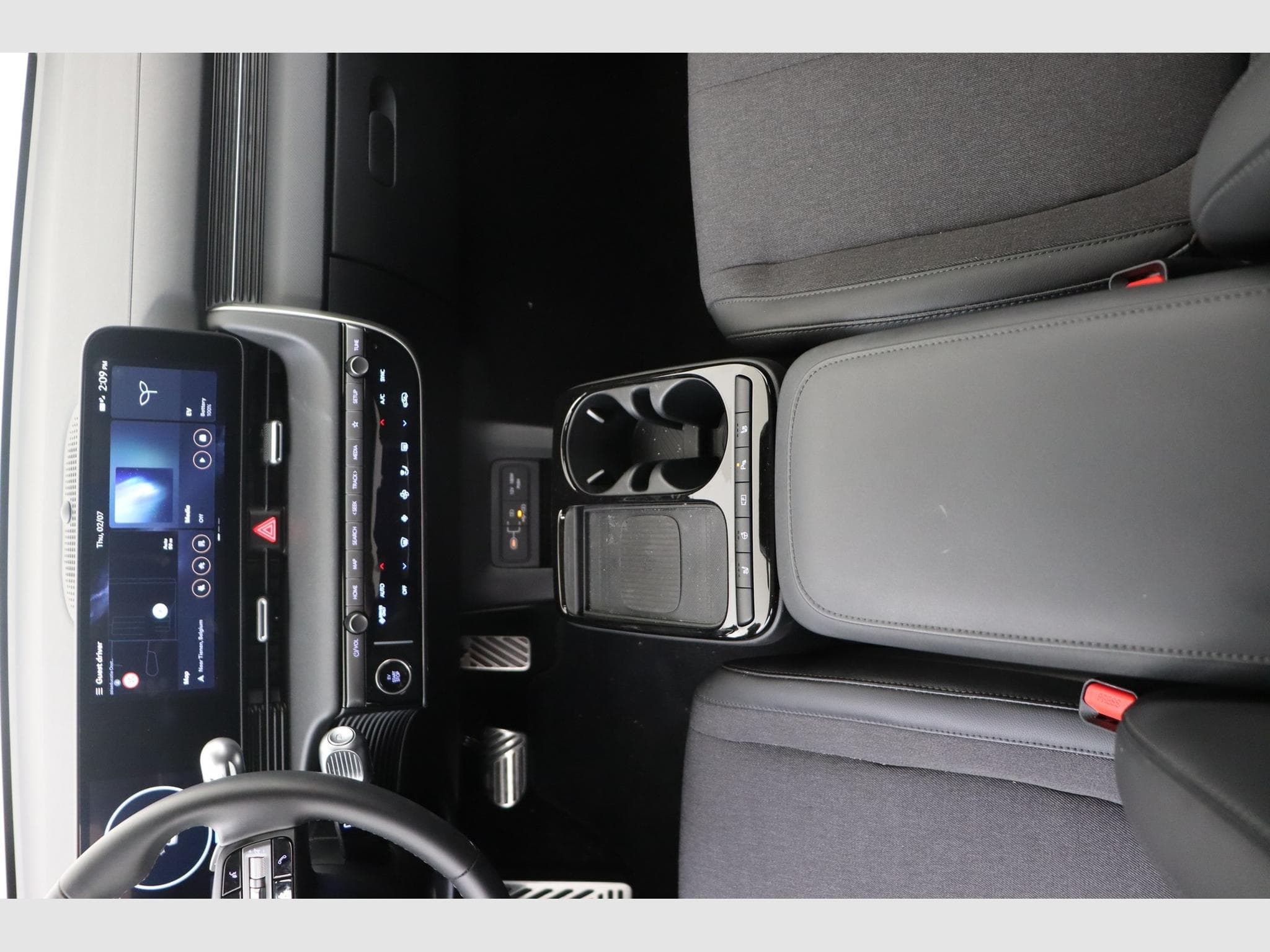 Hyundai IONIQ 5 Core Plus (2025) - Photo 12