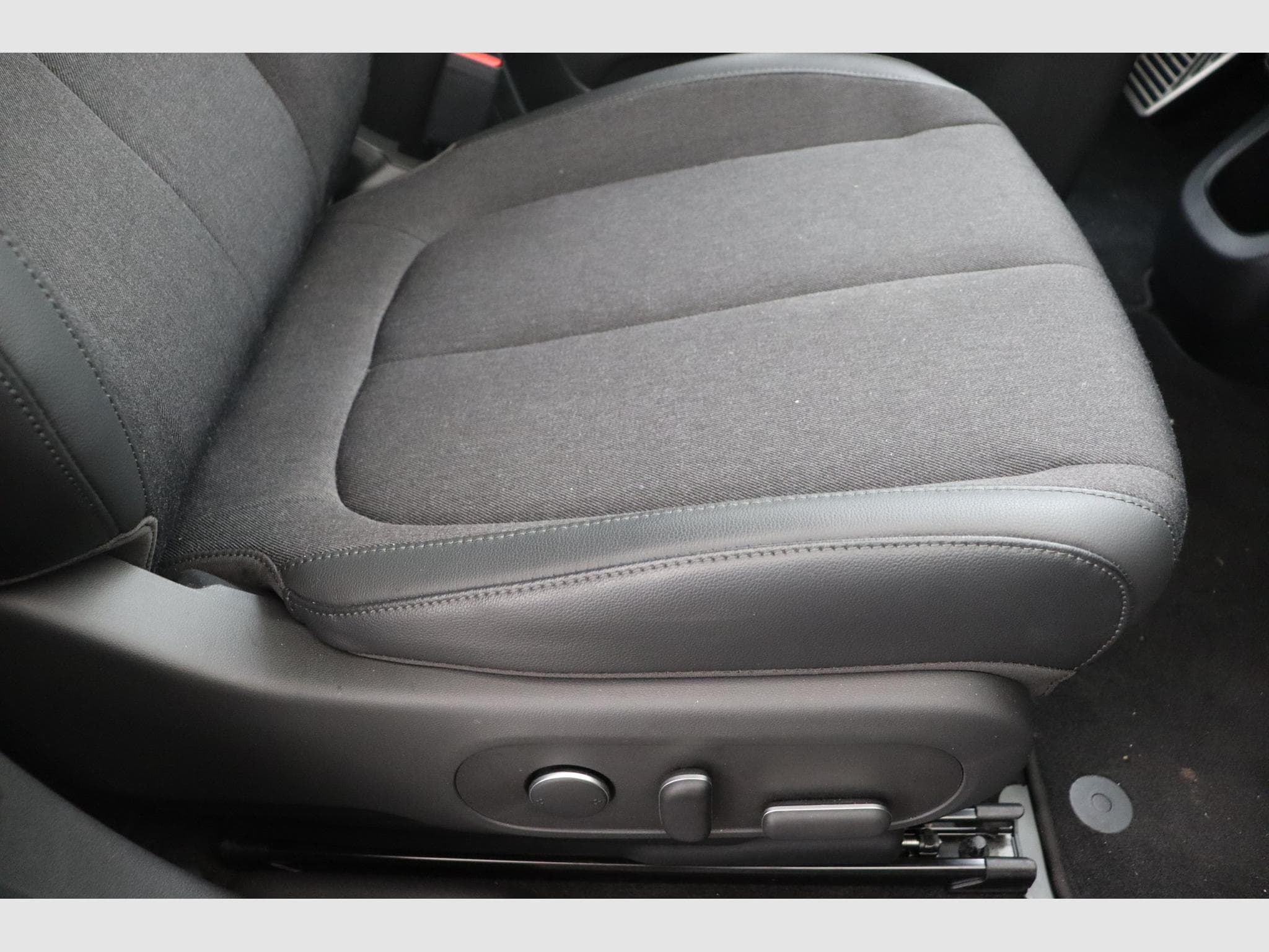 Hyundai IONIQ 5 Core Plus (2025) - Photo 16