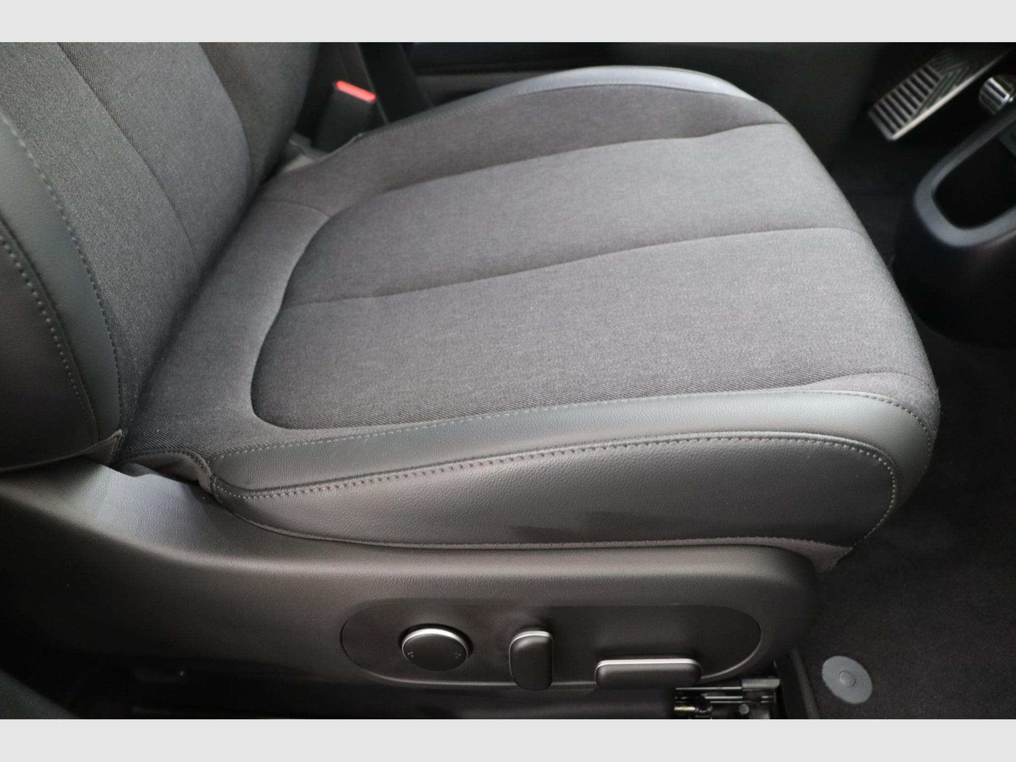 Hyundai IONIQ 5 Core Plus (2025) - Photo 16