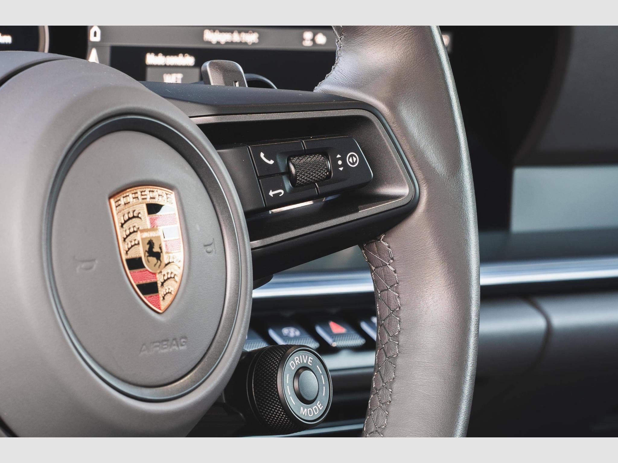 Porsche 911 Carrera 4S - SportDesign – Toit Carbone – Bleu Gentiane – Ap (2019) - Photo 18