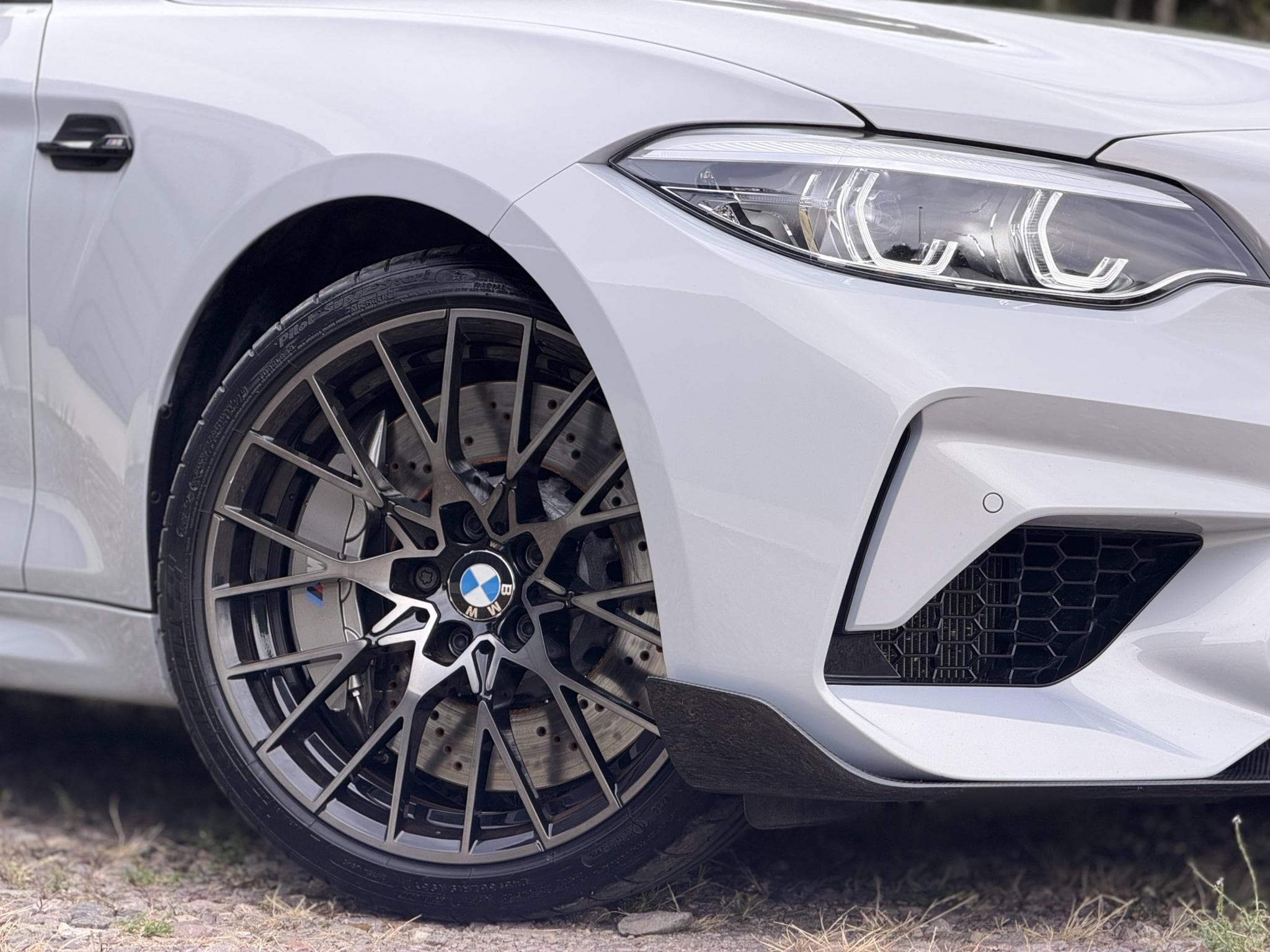 BMW M2 Competition DKG 410ch - 1ère Main / Gris Hockenheim / Pack M (2019) - Photo 24
