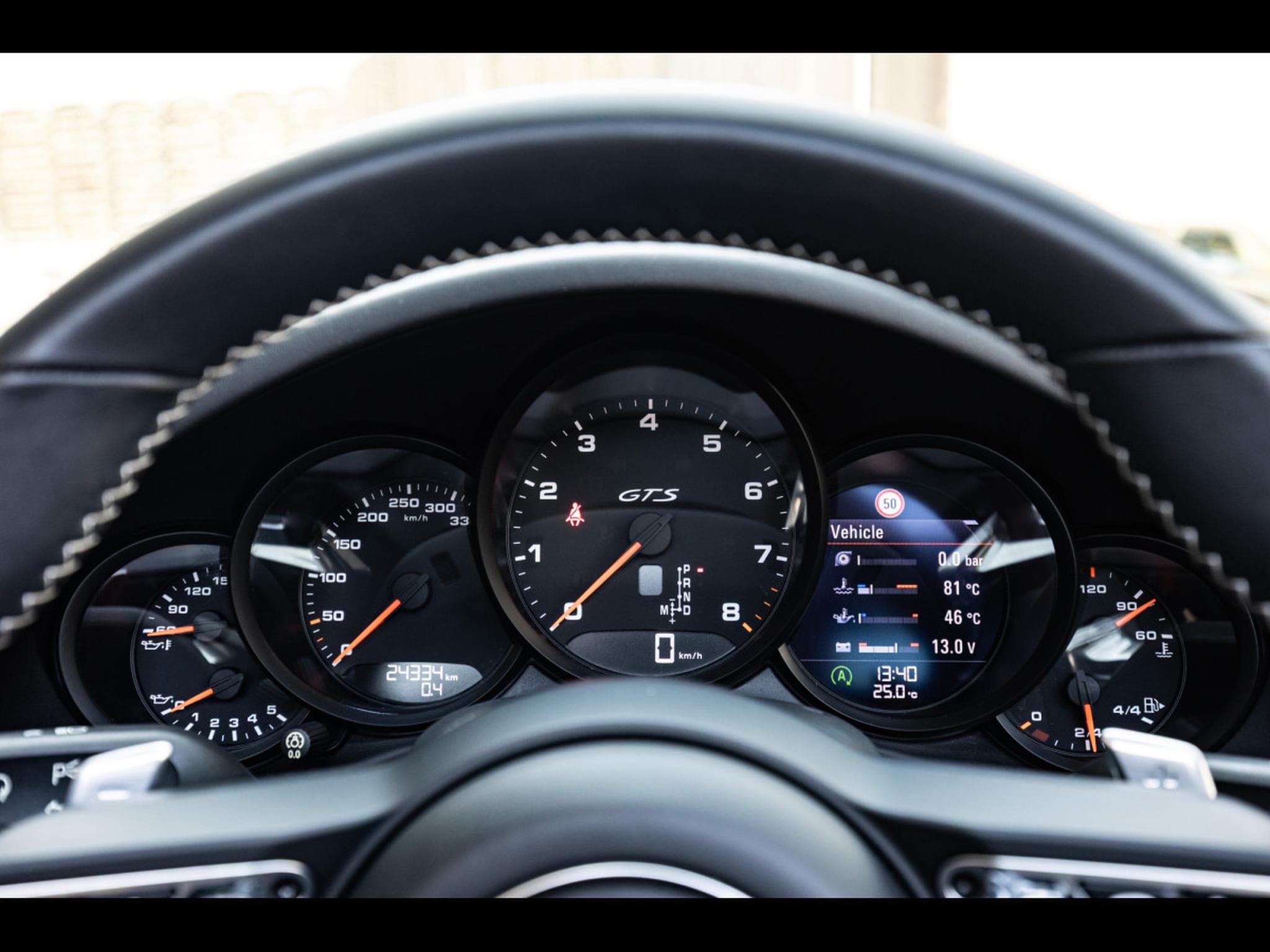 Porsche 911 (991.2) TARGA 4 3.0 GTS PDK – GT-SILVER (2018) - Photo 17