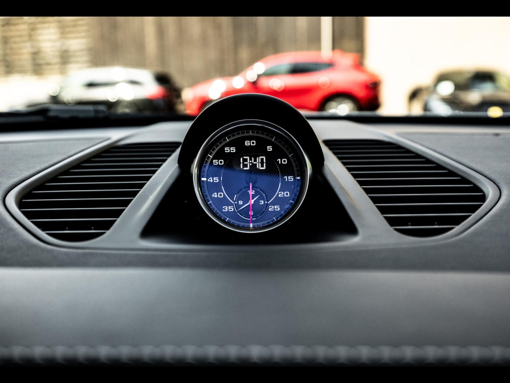 Porsche 911 (991.2) TARGA 4 3.0 GTS PDK – GT-SILVER (2018) - Photo 19