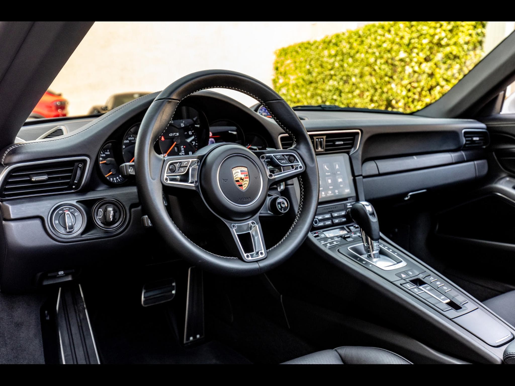 Porsche 911 .2 911 TARGA 4 3.0 GTS PDK – GT-SILVER (2018) - Photo 12