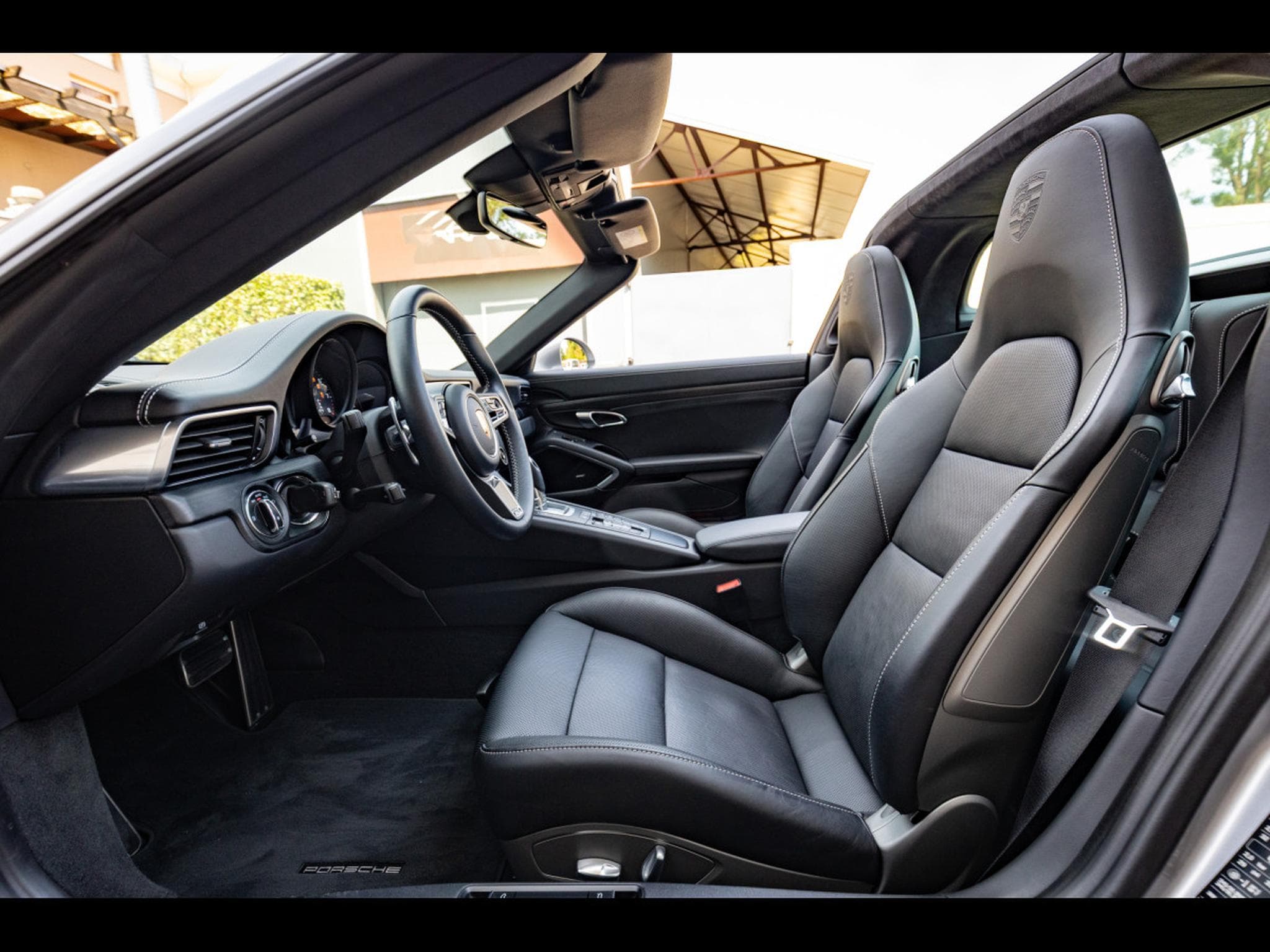 Porsche 911 .2 911 TARGA 4 3.0 GTS PDK – GT-SILVER (2018) - Photo 13