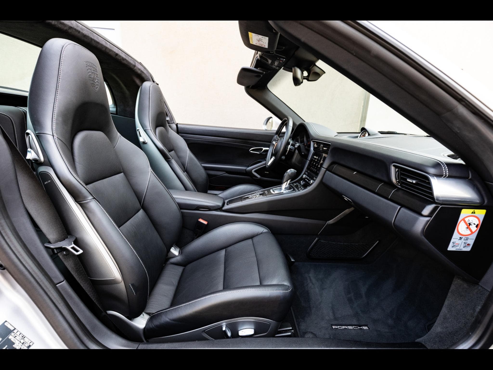 Porsche 911 .2 911 TARGA 4 3.0 GTS PDK – GT-SILVER (2018) - Photo 19
