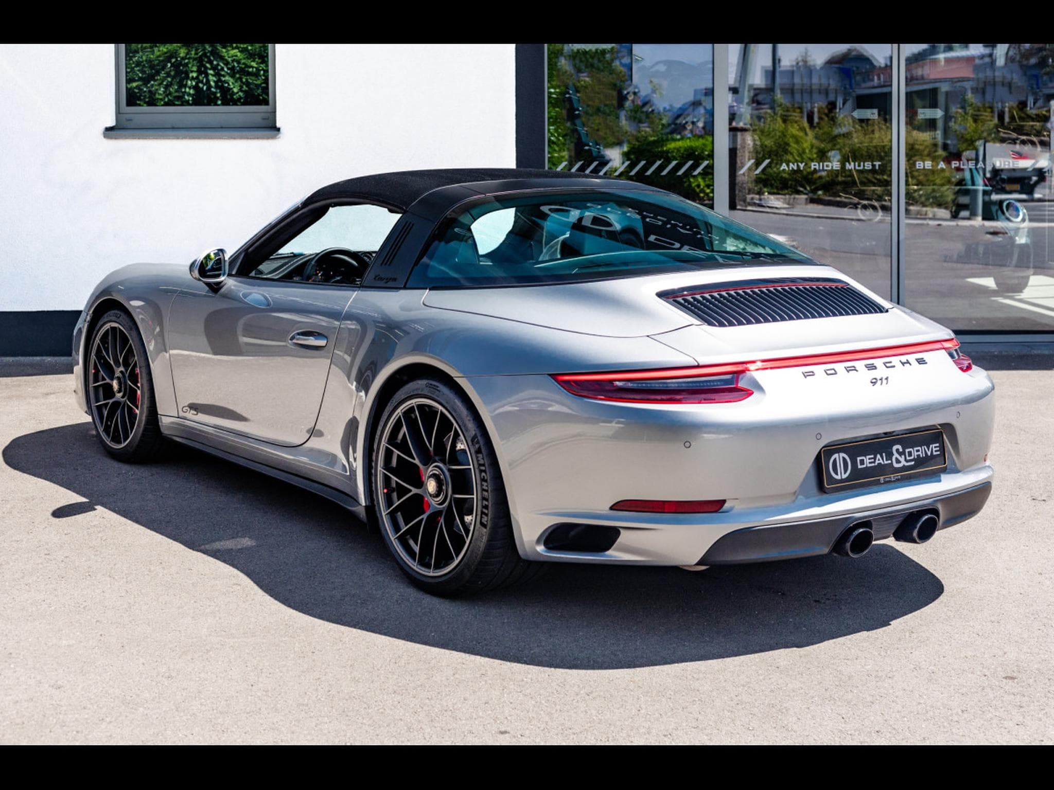 Porsche 911 .2 911 TARGA 4 3.0 GTS PDK – GT-SILVER (2018) - Photo 9