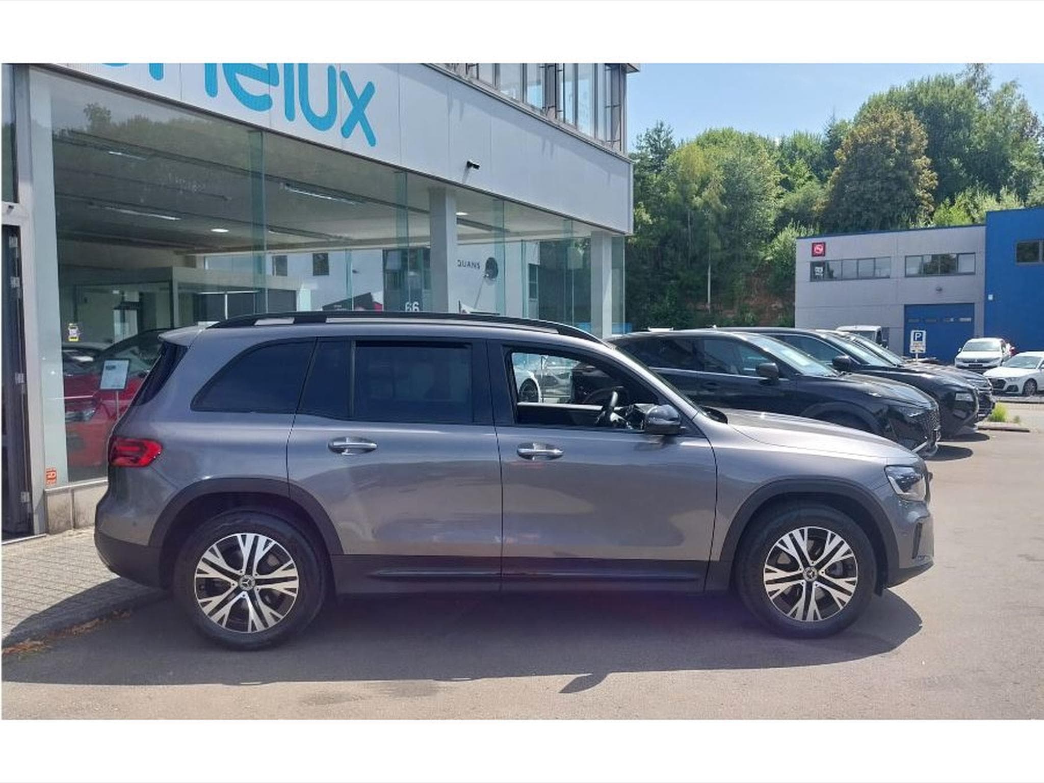 Mercedes GLB 180 CDI Business Line 8G-Tronic 7 PL. CUIR ACC GPS CAM 1° MAIN (2025) - Photo 2