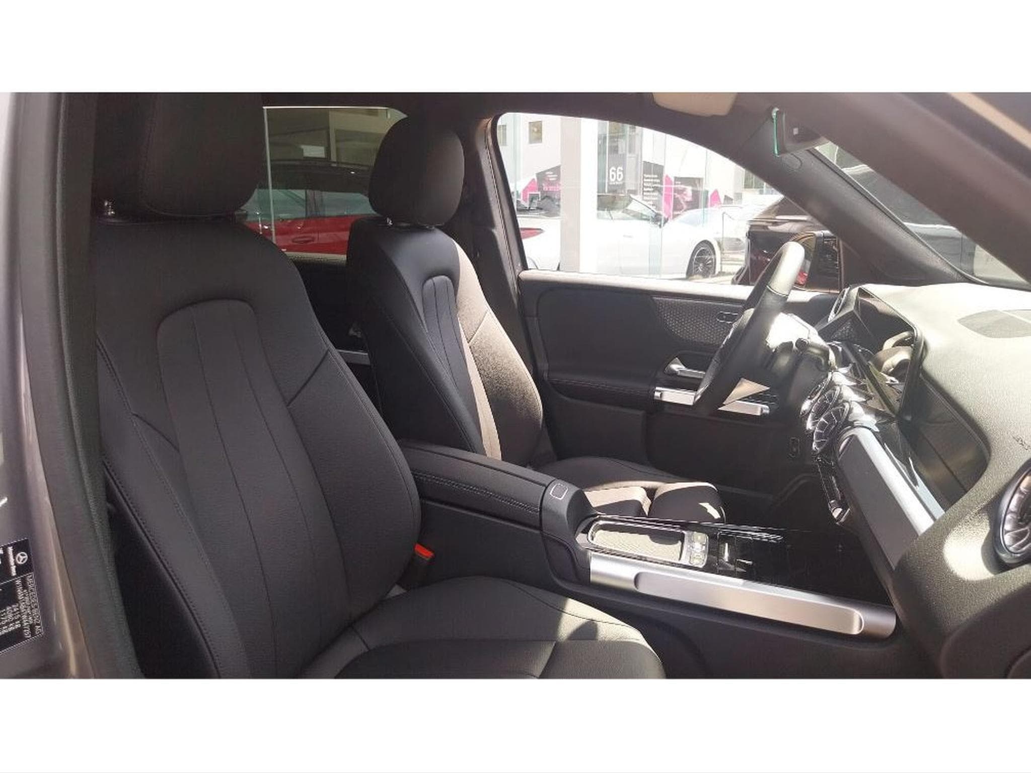 Mercedes GLB 180 CDI Business Line 8G-Tronic 7 PL. CUIR ACC GPS CAM 1° MAIN (2025) - Photo 8