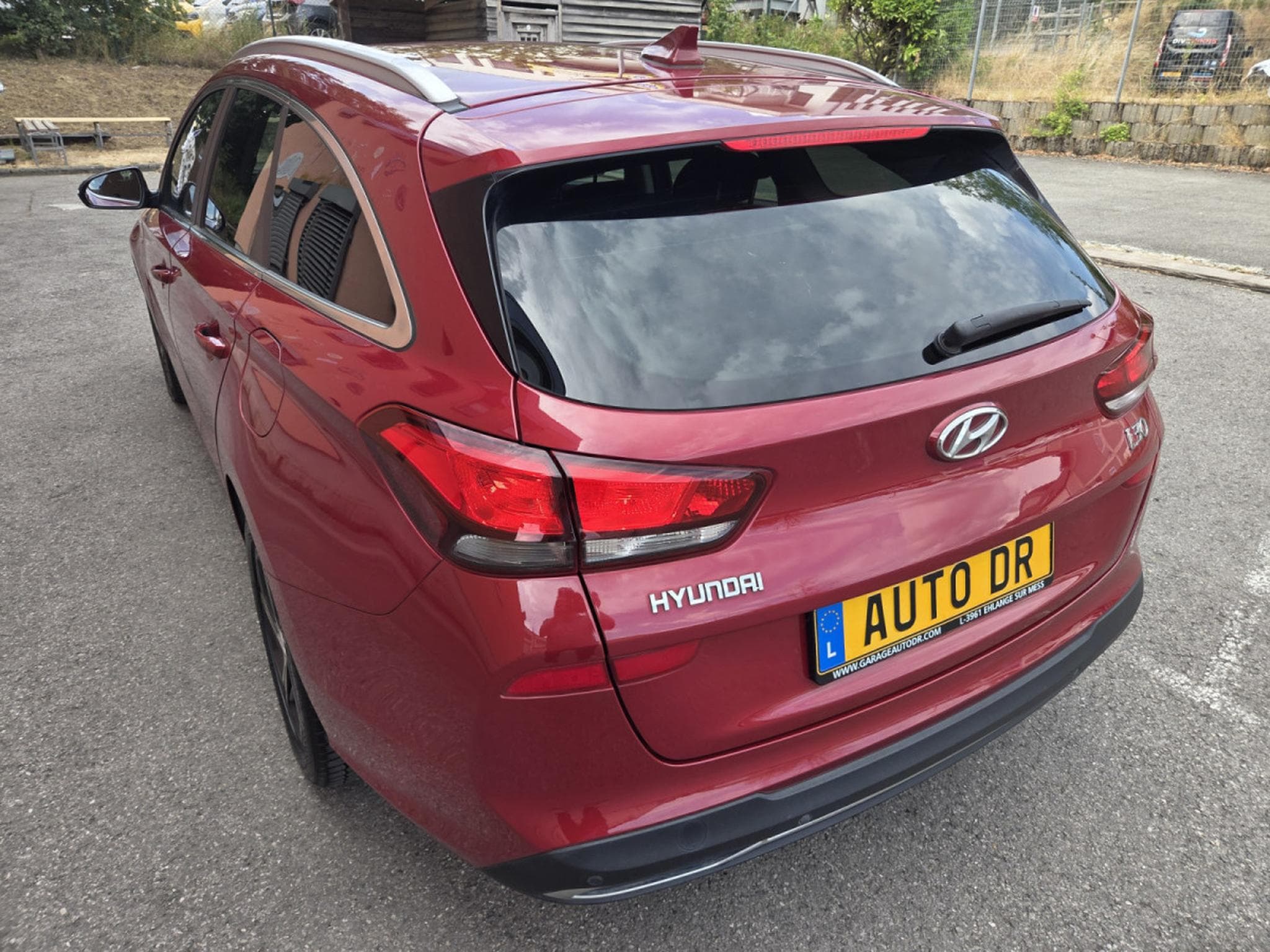 Hyundai i30 SW 1.6 CRDI 136 CV BVA Garantie 12 Mois (2021) - Photo 4