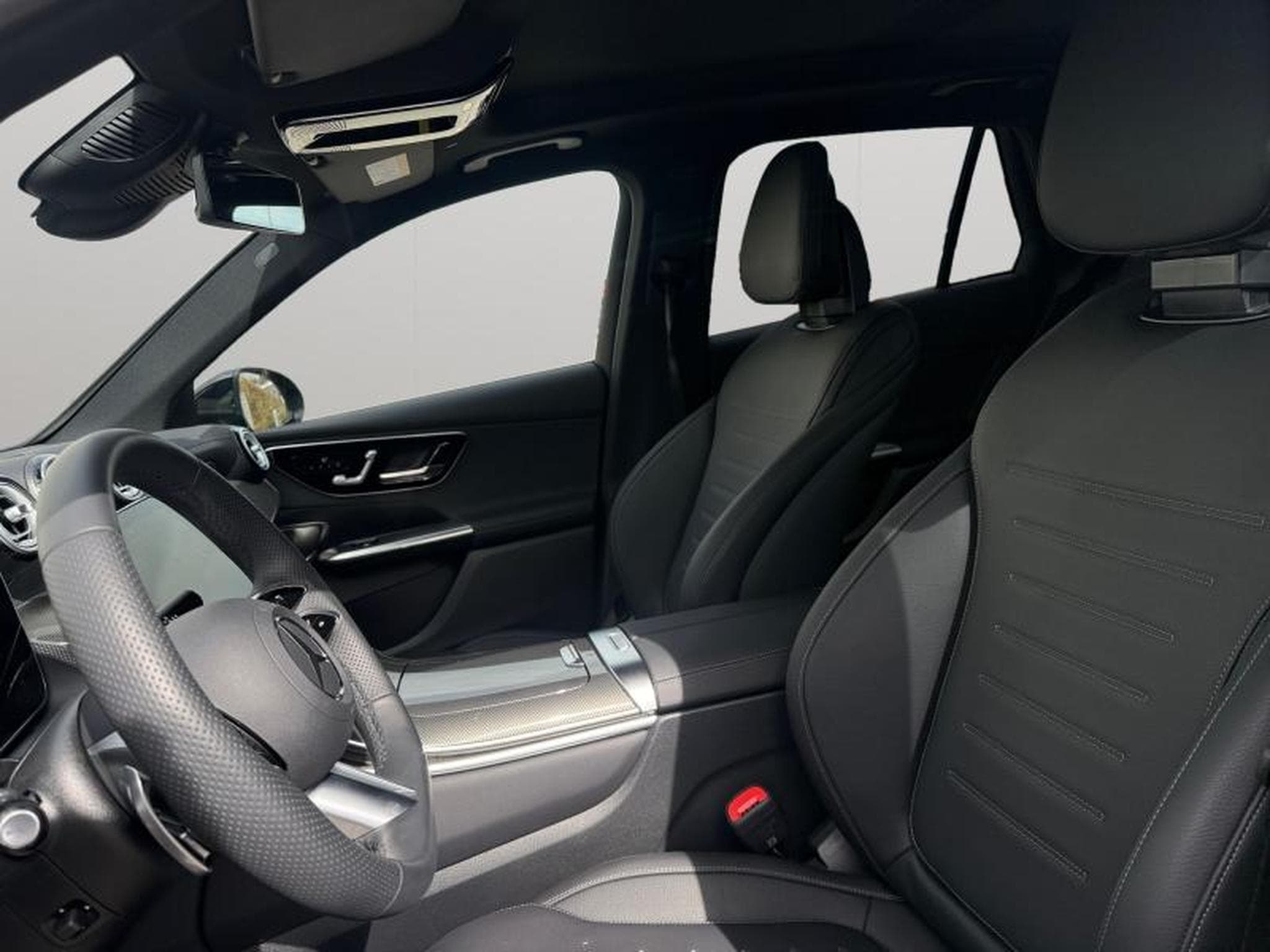 Mercedes GLC 220 d 4MATIC AMG LINE / Premium + / Diesel (2025) - Photo 12