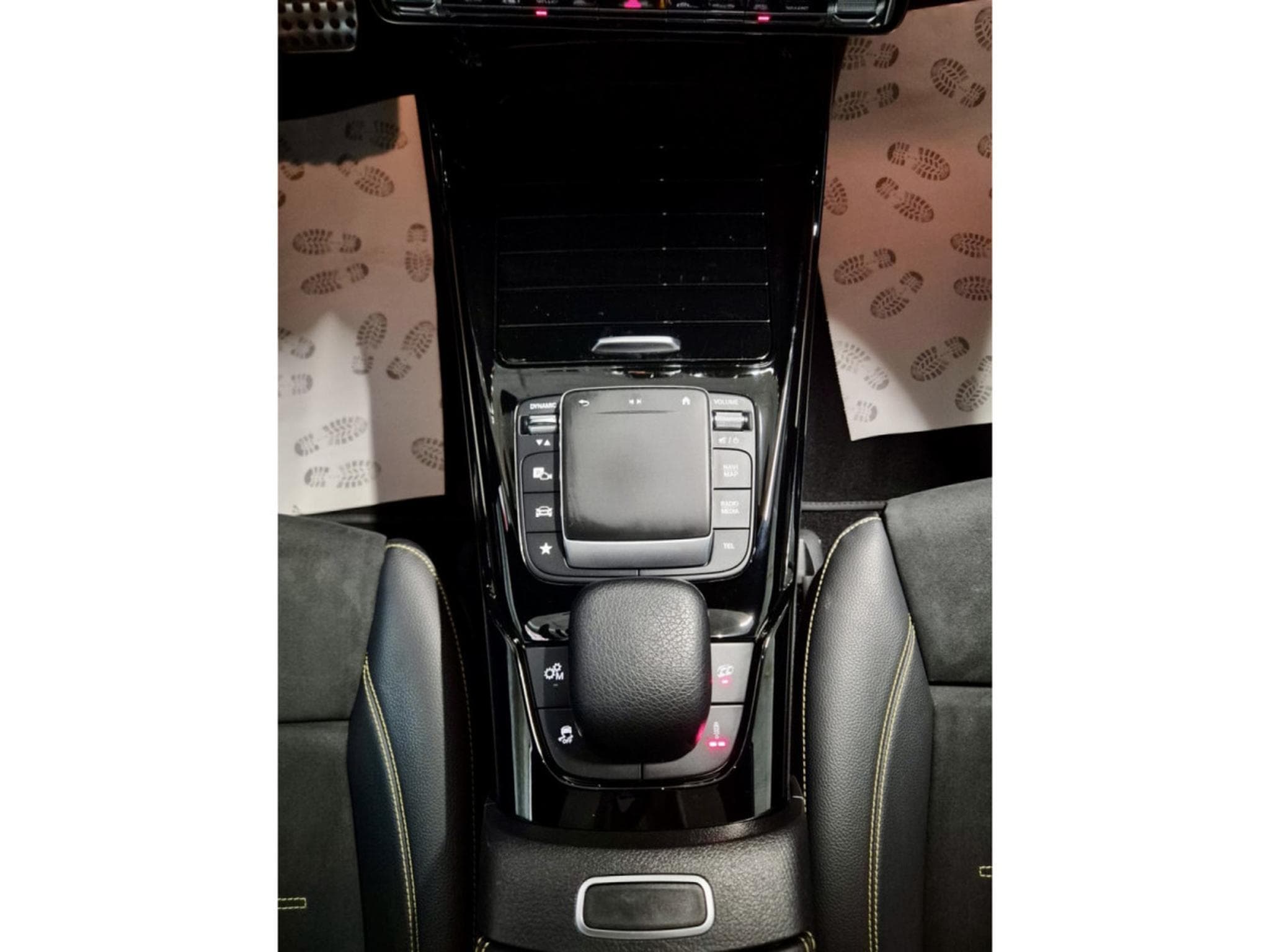 Mercedes A 45 AMG S 4 MATIC + BURMESTER PANO CUIR NAVI (2020) - Photo 10