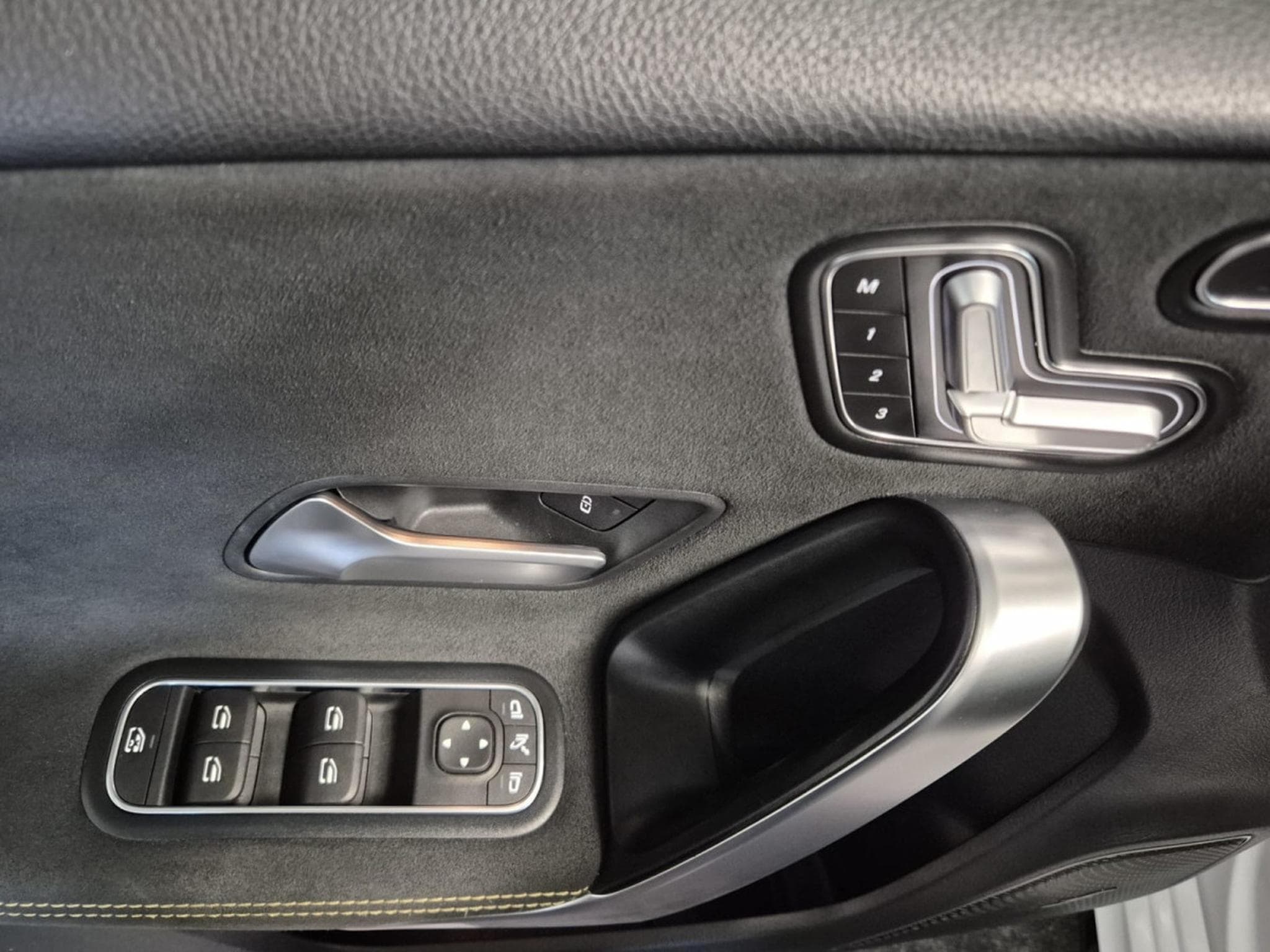 Mercedes A 45 AMG S 4 MATIC + BURMESTER PANO CUIR NAVI (2020) - Photo 13