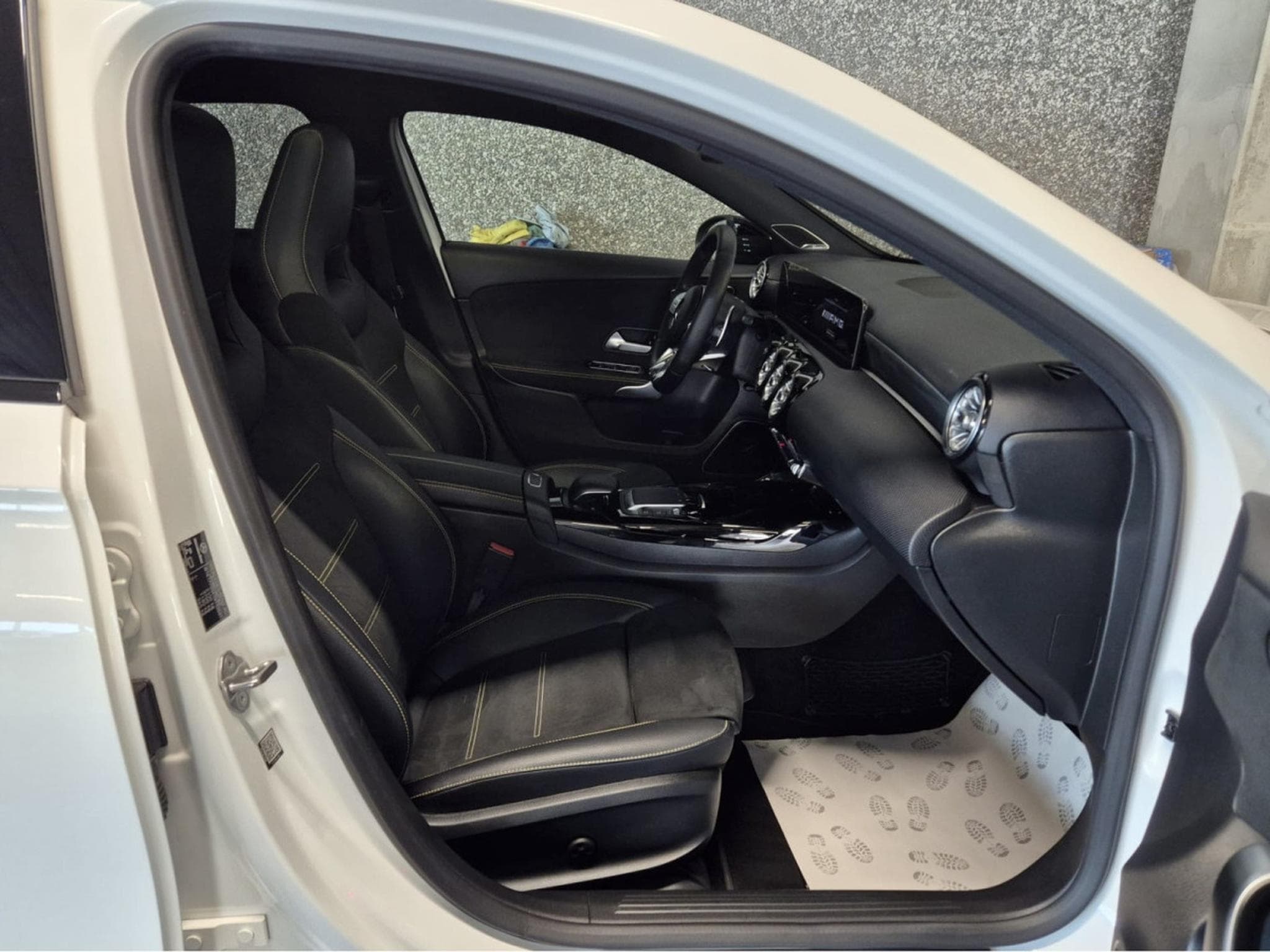 Mercedes A 45 AMG S 4 MATIC + BURMESTER PANO CUIR NAVI (2020) - Photo 4