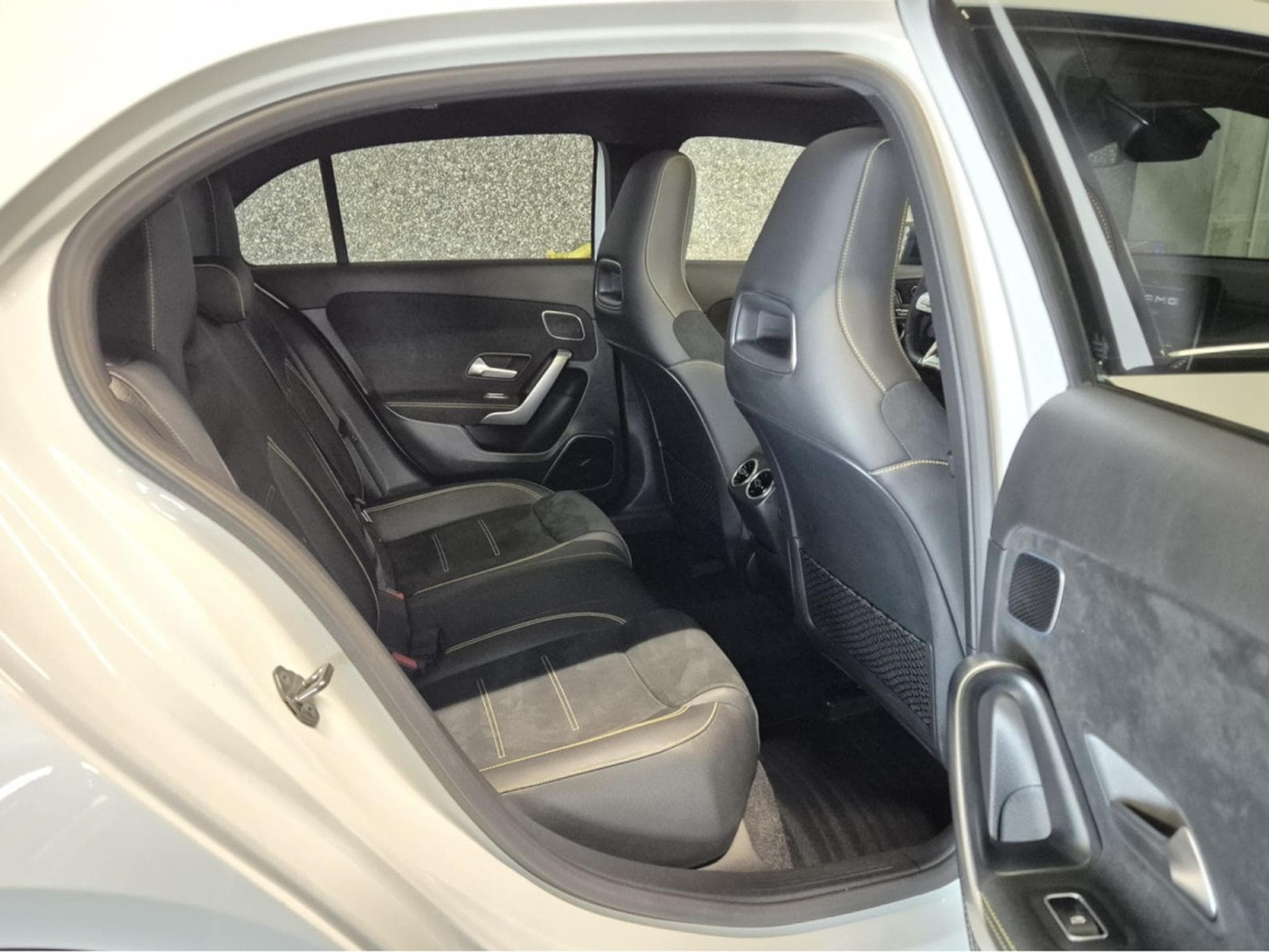 Mercedes A 45 AMG S 4 MATIC + BURMESTER PANO CUIR NAVI (2020) - Photo 6