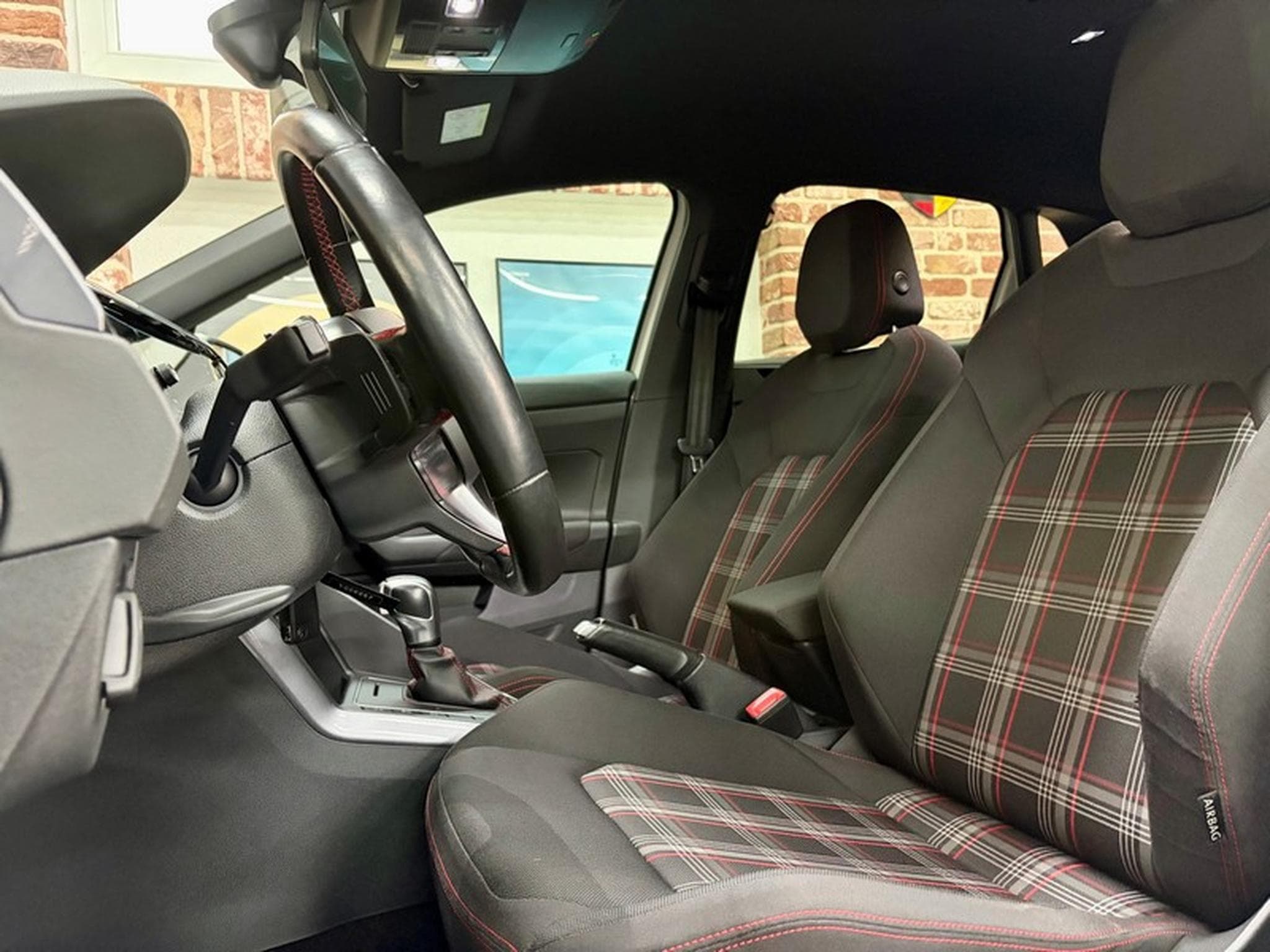 VW Polo Polo 2.0 TSI 200cv DSG GTI (2020) - Photo 5