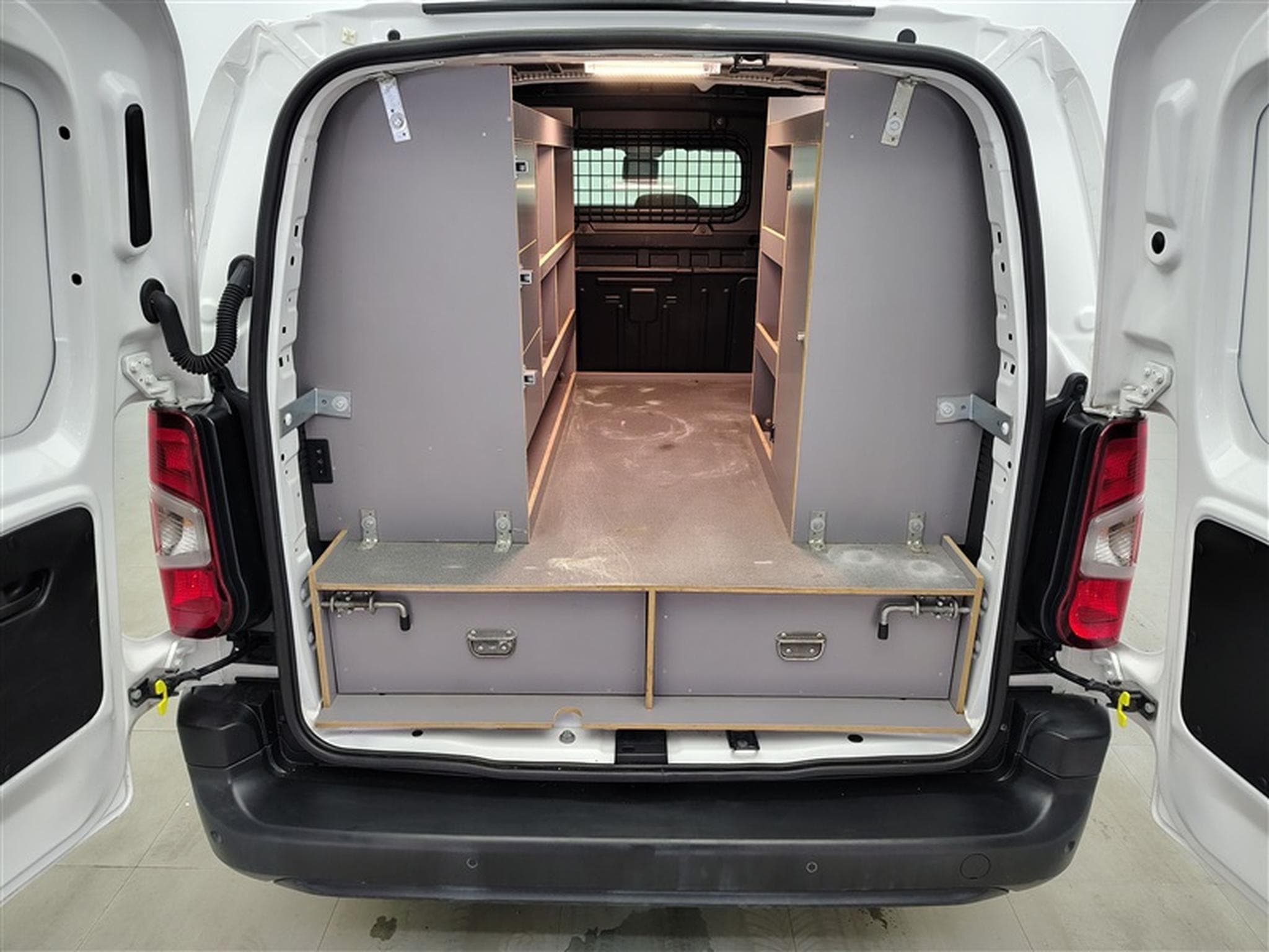 Citroen Berlingo 1.2 PureTech 130Cv EAT8 Worker 3PL / NAVI / CAMERA / CARPLAY (2020) - Photo 14