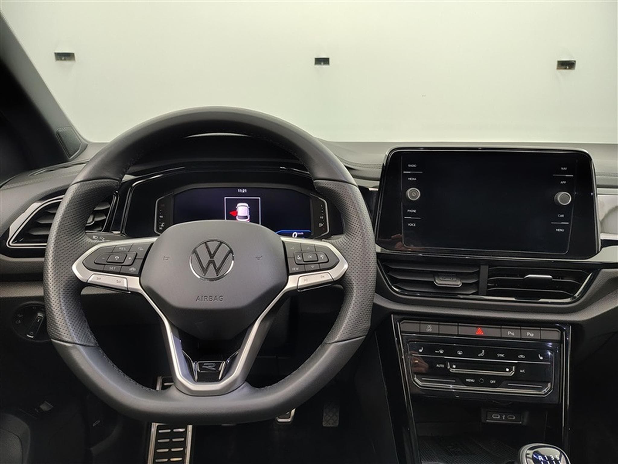 VW T-Roc R-line Ultimate Black (2026) - Photo 9