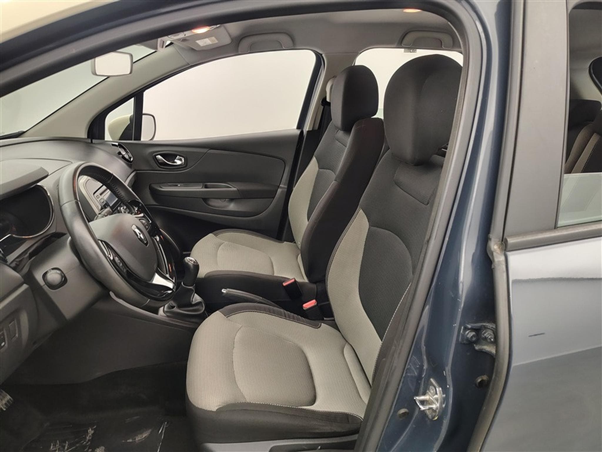 Renault Captur 0.9 TCe Energy Intens (2017) - Photo 7