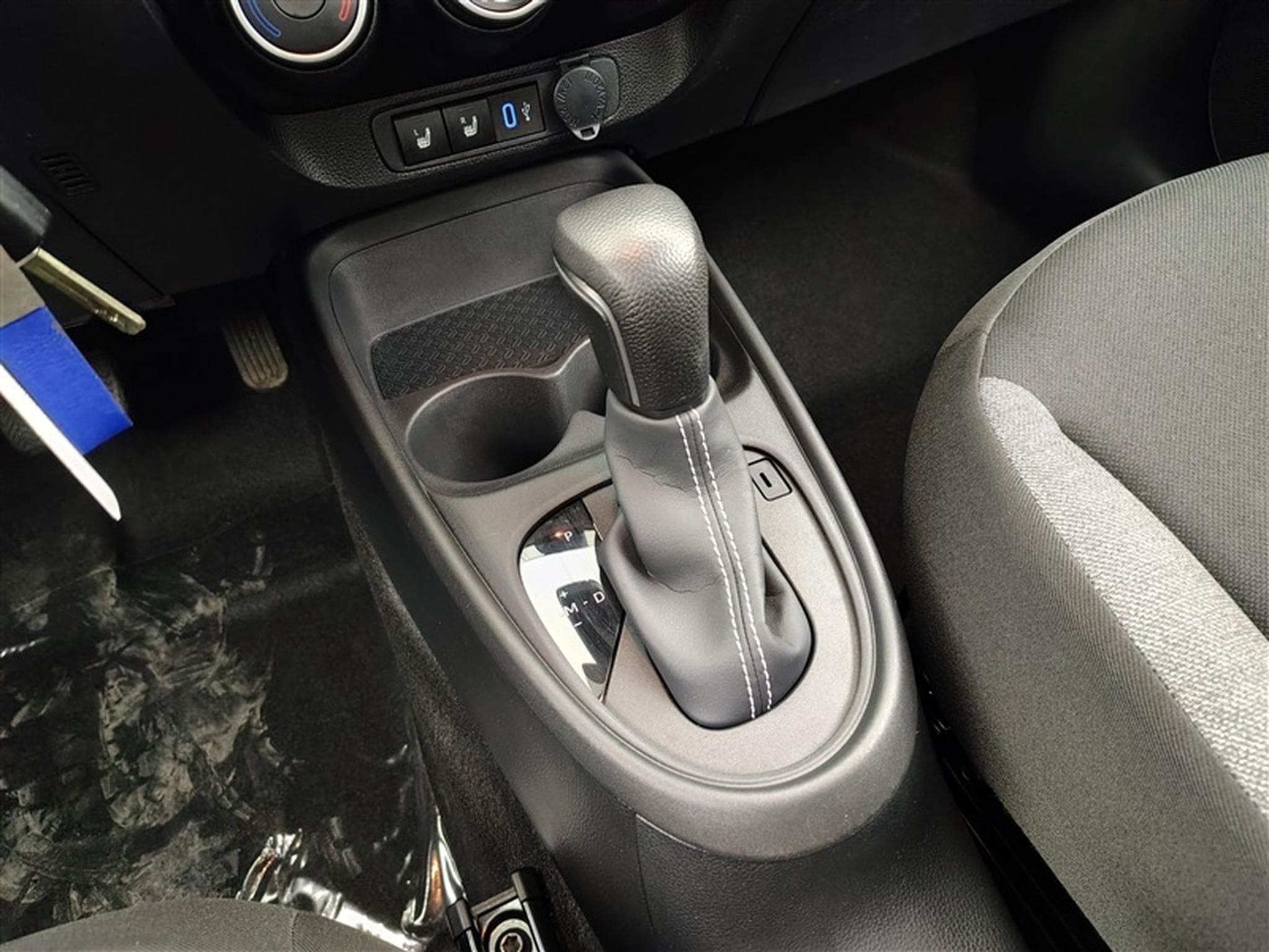 Toyota Aygo 1.0i VVT-i X play CVT *CARPLAY/CAMERA* (2024) - Photo 12