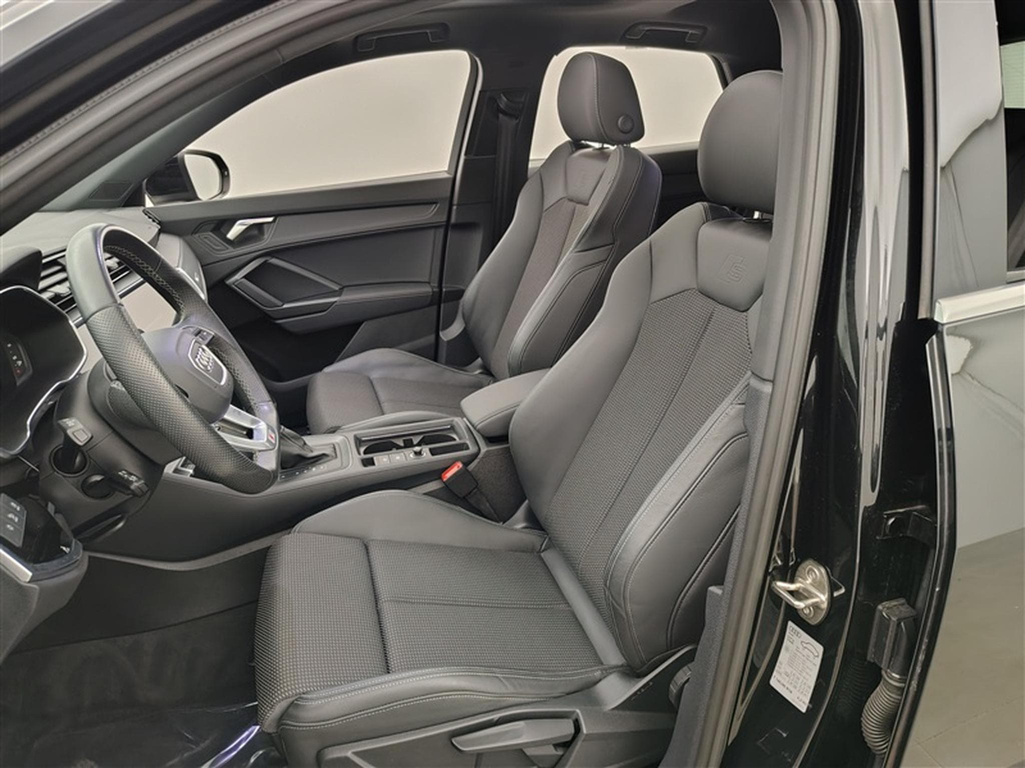 Audi Q3 SportBack 35 TFSI 150cv S-Tronic S line NAVI / FULL LED (2023) - Photo 7