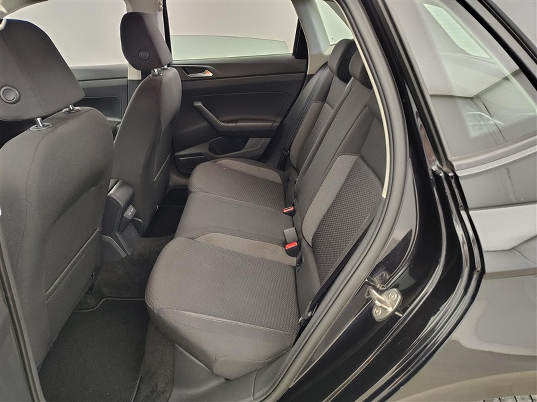 VW Polo 1.0 TSI 95Cv DSG CARPLAY / FULL LED / PDC AV-AR (2024) - Photo 13